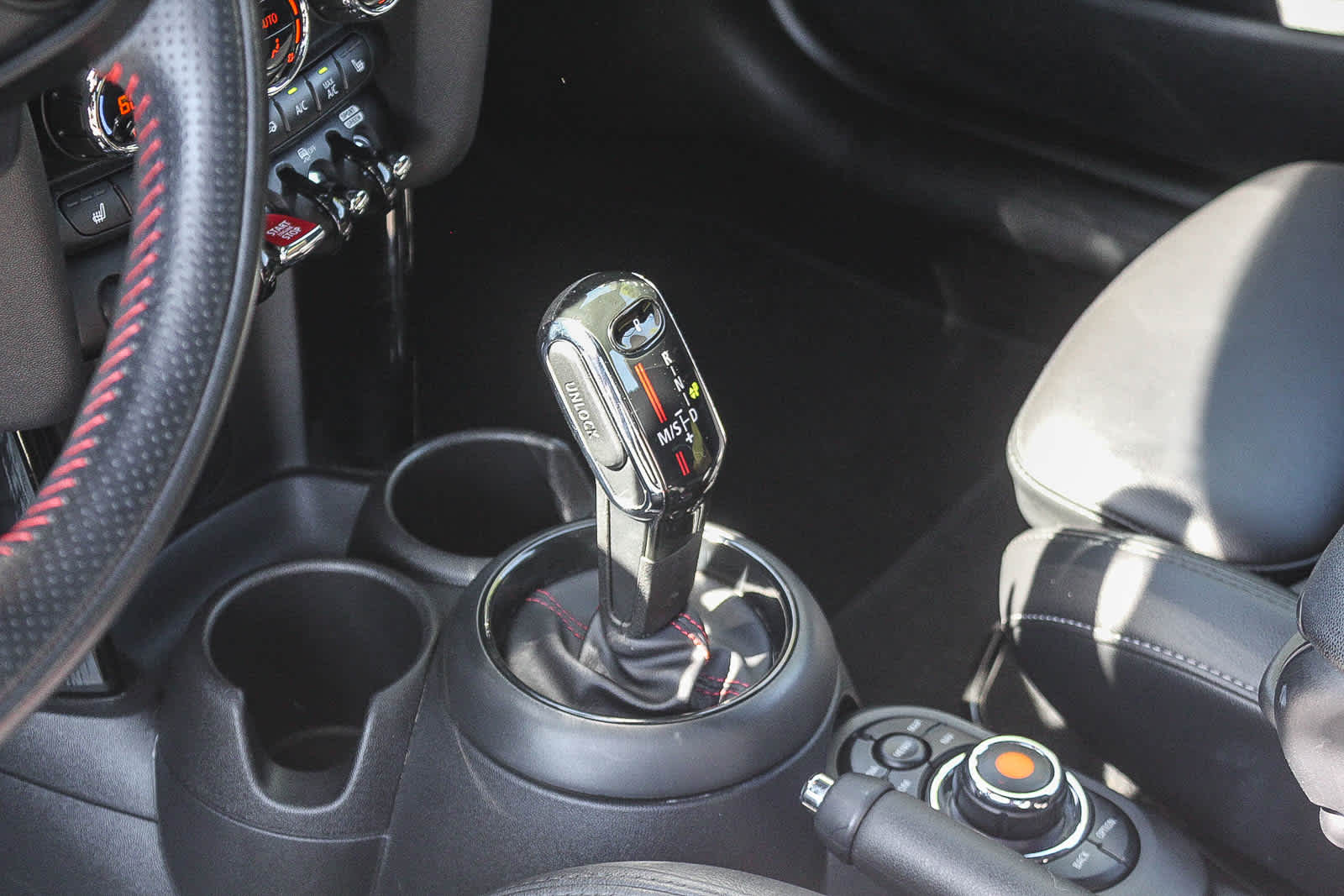 Thumbnail: 2021 MINI Cooper Convertible - 18