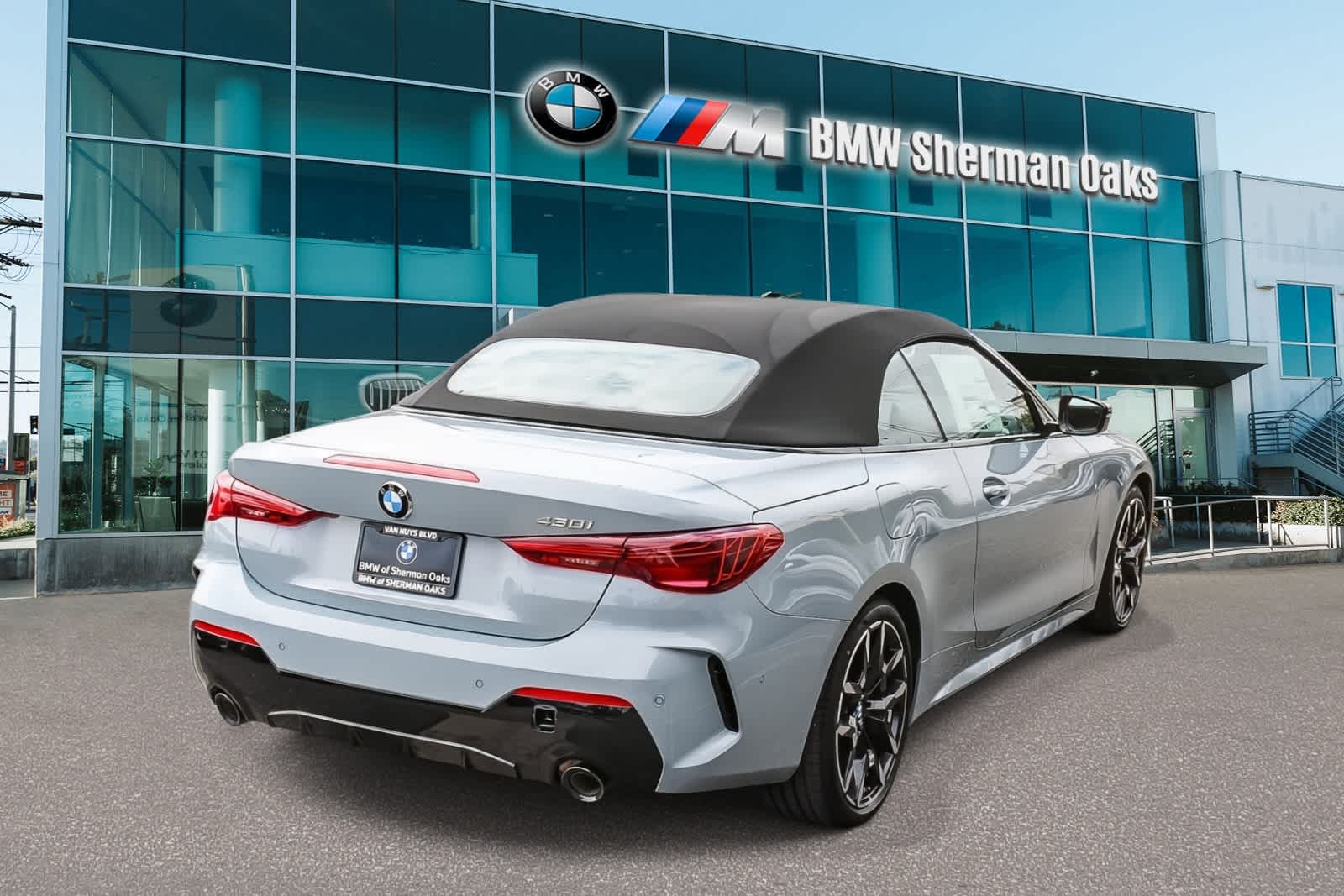 Thumbnail: 2027 BMW 4 Series - 4