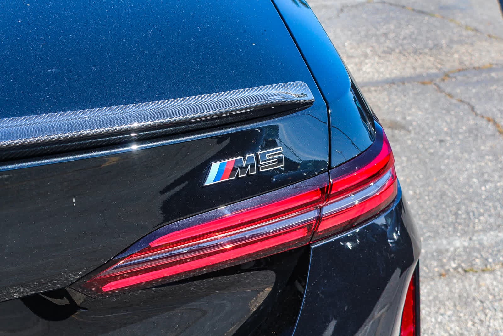 Thumbnail: 2026 BMW M5 - 25
