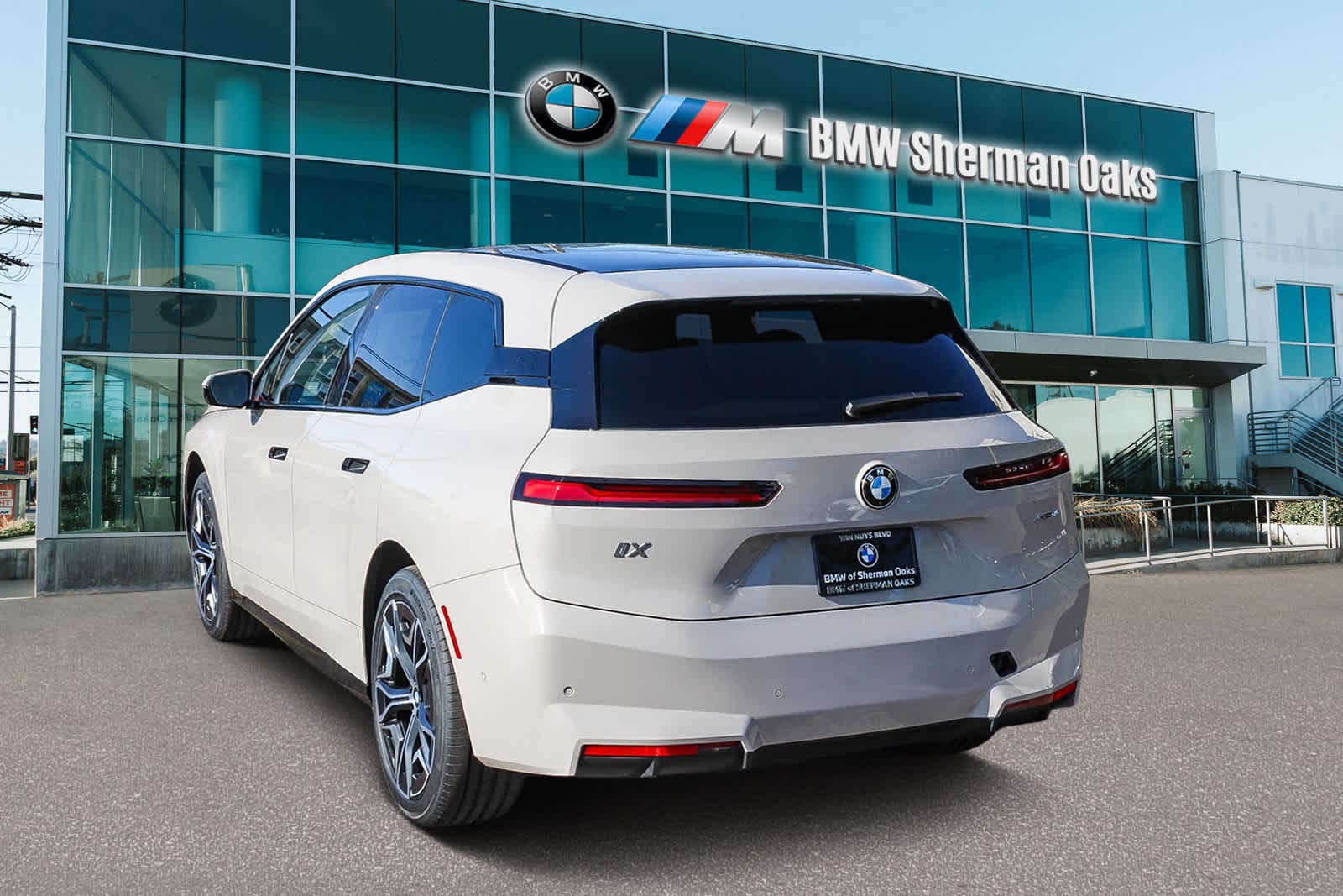 Thumbnail: 2026 BMW iX - 6