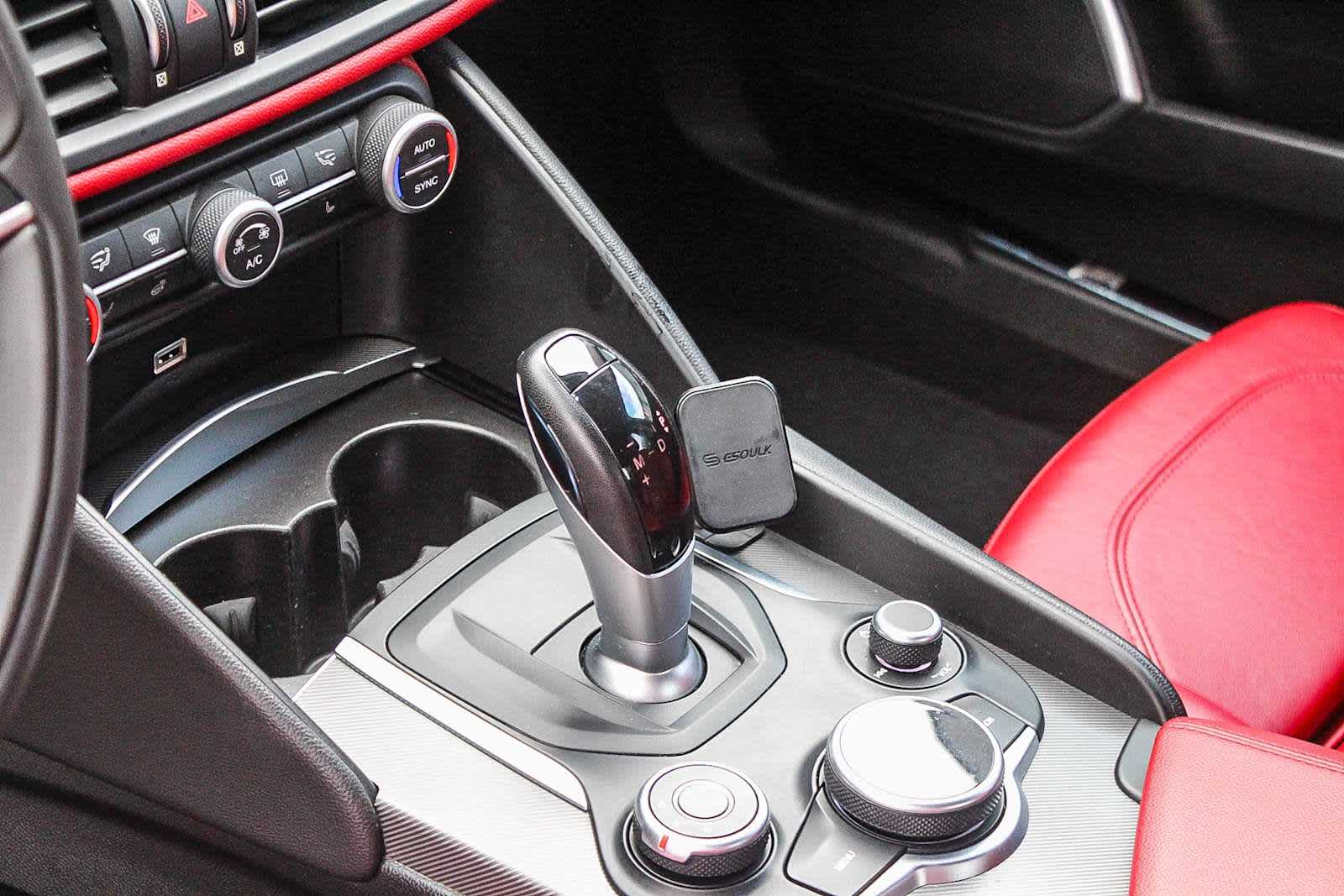 Thumbnail: 2019 Alfa Romeo Giulia - 31