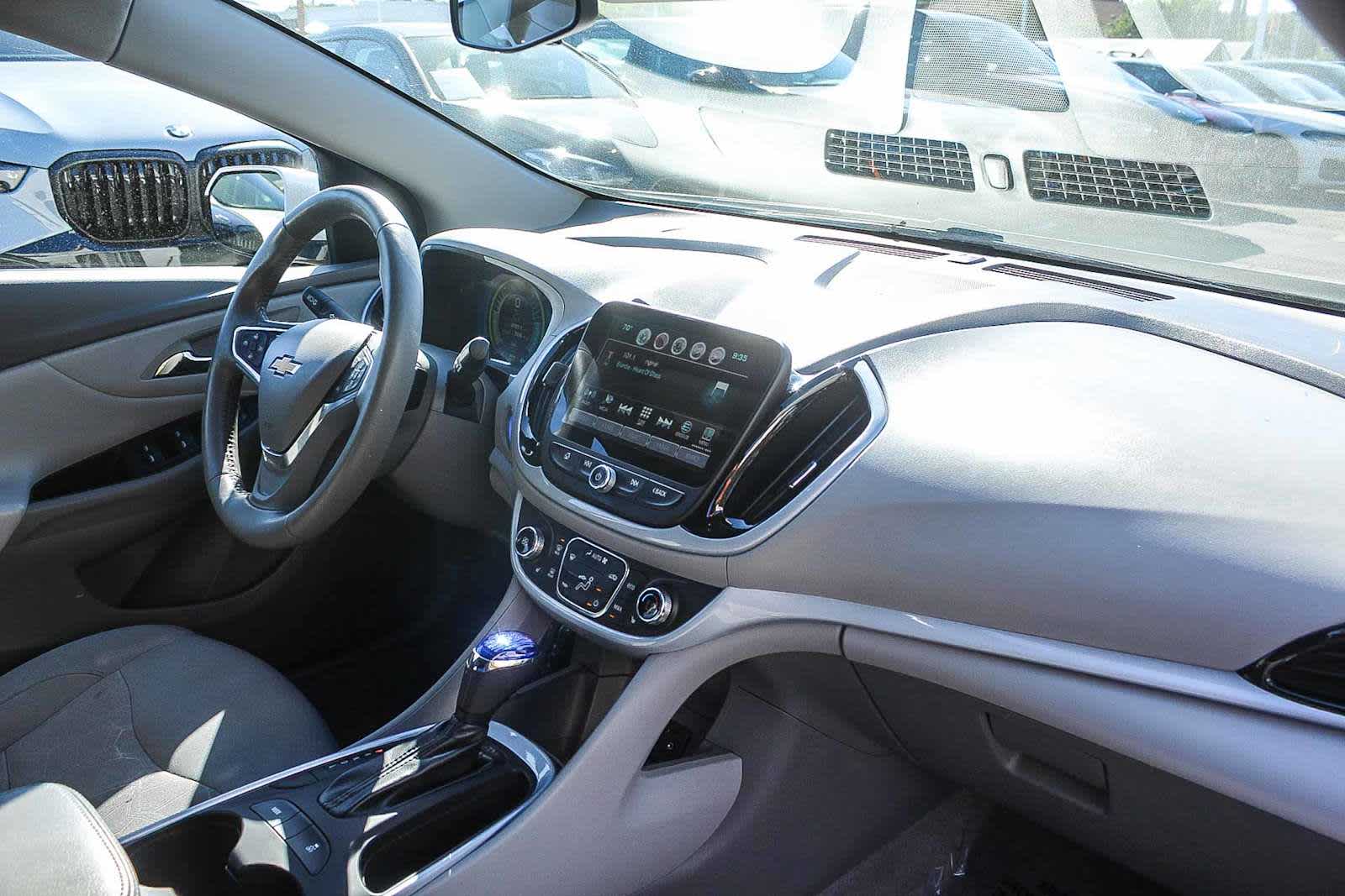 Thumbnail: 2017 Chevrolet Volt - 16