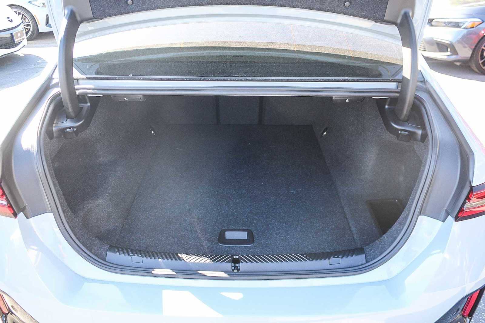 Thumbnail: 2025 BMW i5 - 25