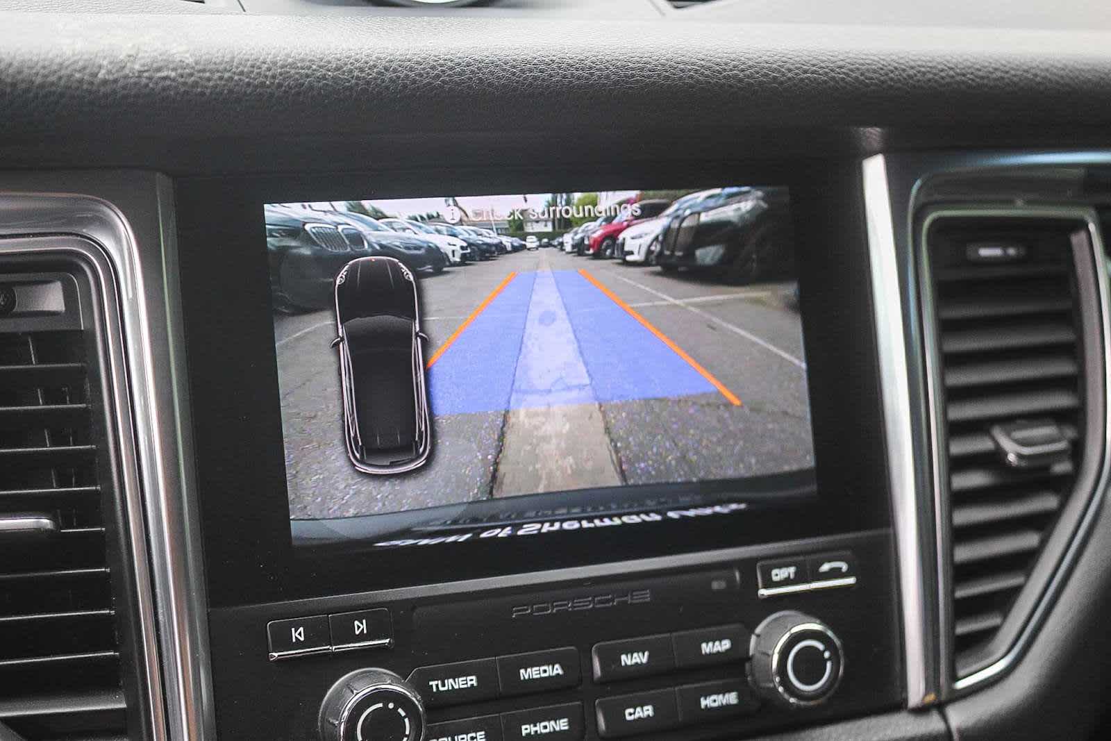 Thumbnail: 2018 Porsche Macan - 23