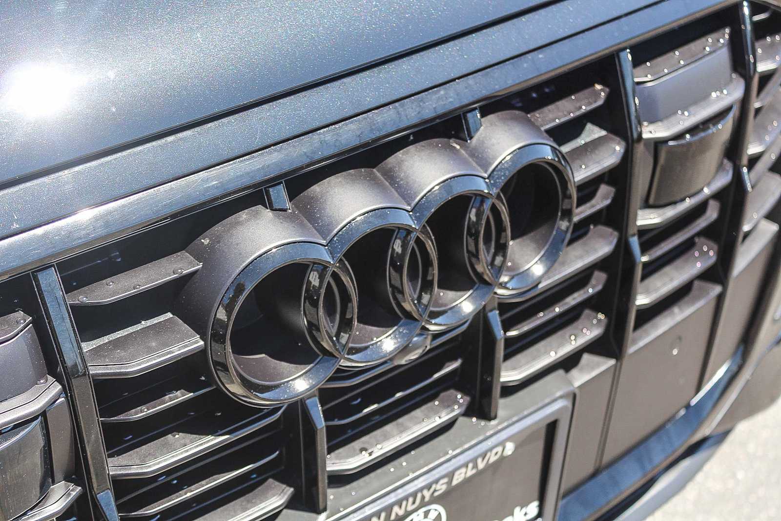 Thumbnail: 2023 Audi Q7 - 11
