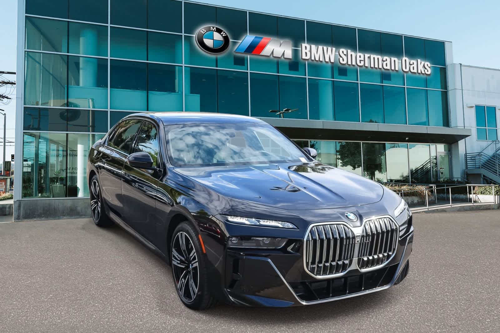 2025 BMW 740i xDrive photo 2