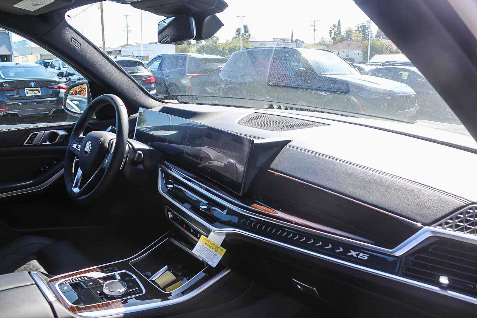 Thumbnail: 2026 BMW X5 - 16