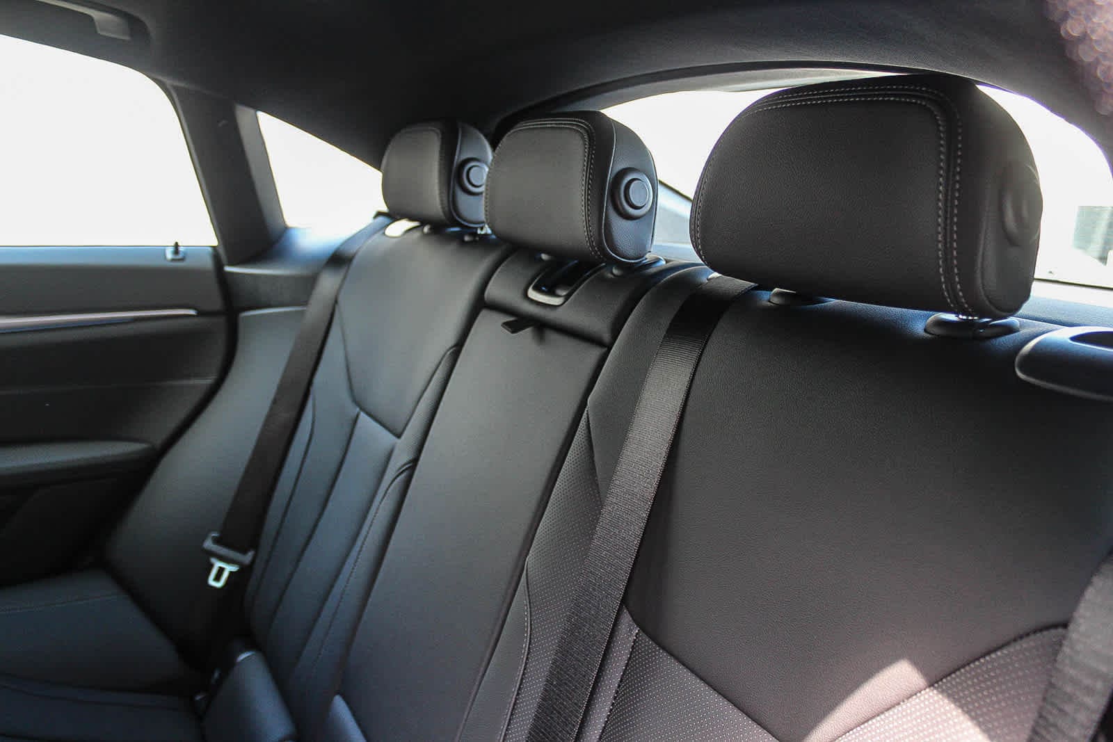 Thumbnail: 2025 BMW i4 - 18