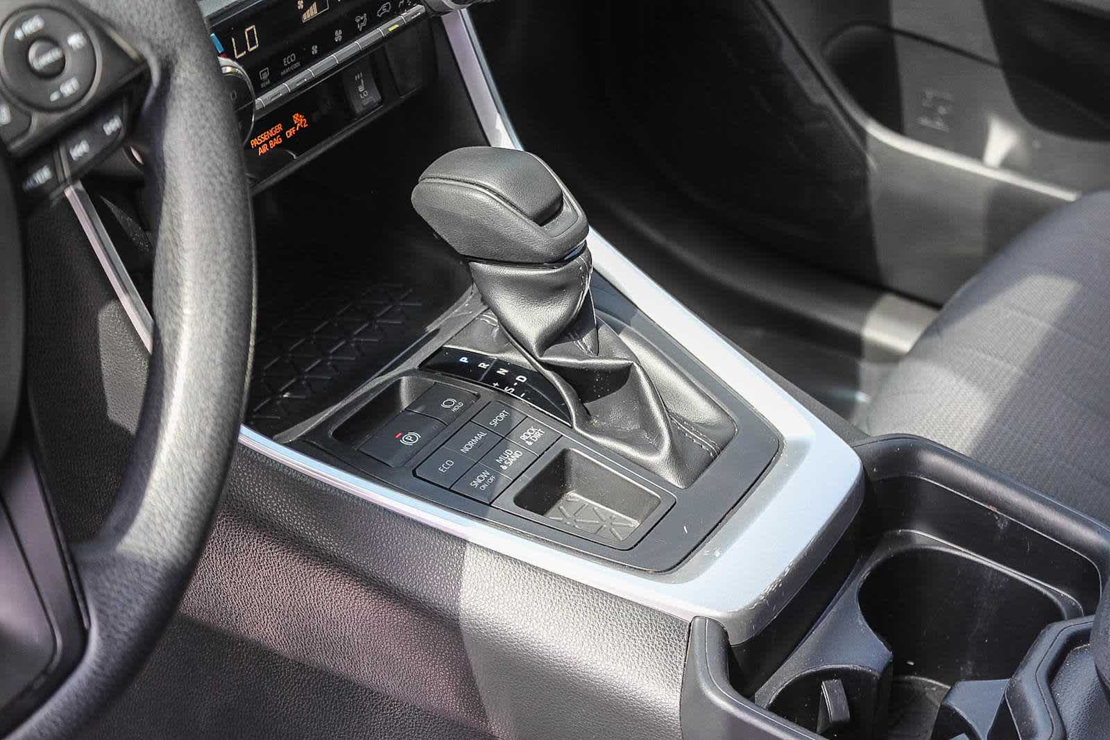 2019 Toyota RAV4 XLE 19