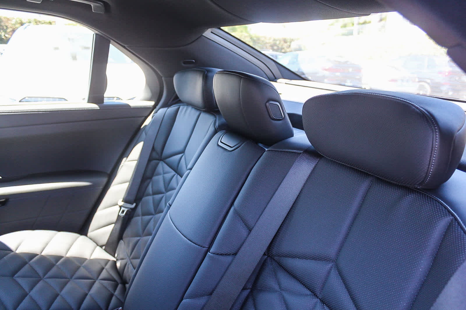 Thumbnail: 2026 BMW 7 Series - 18