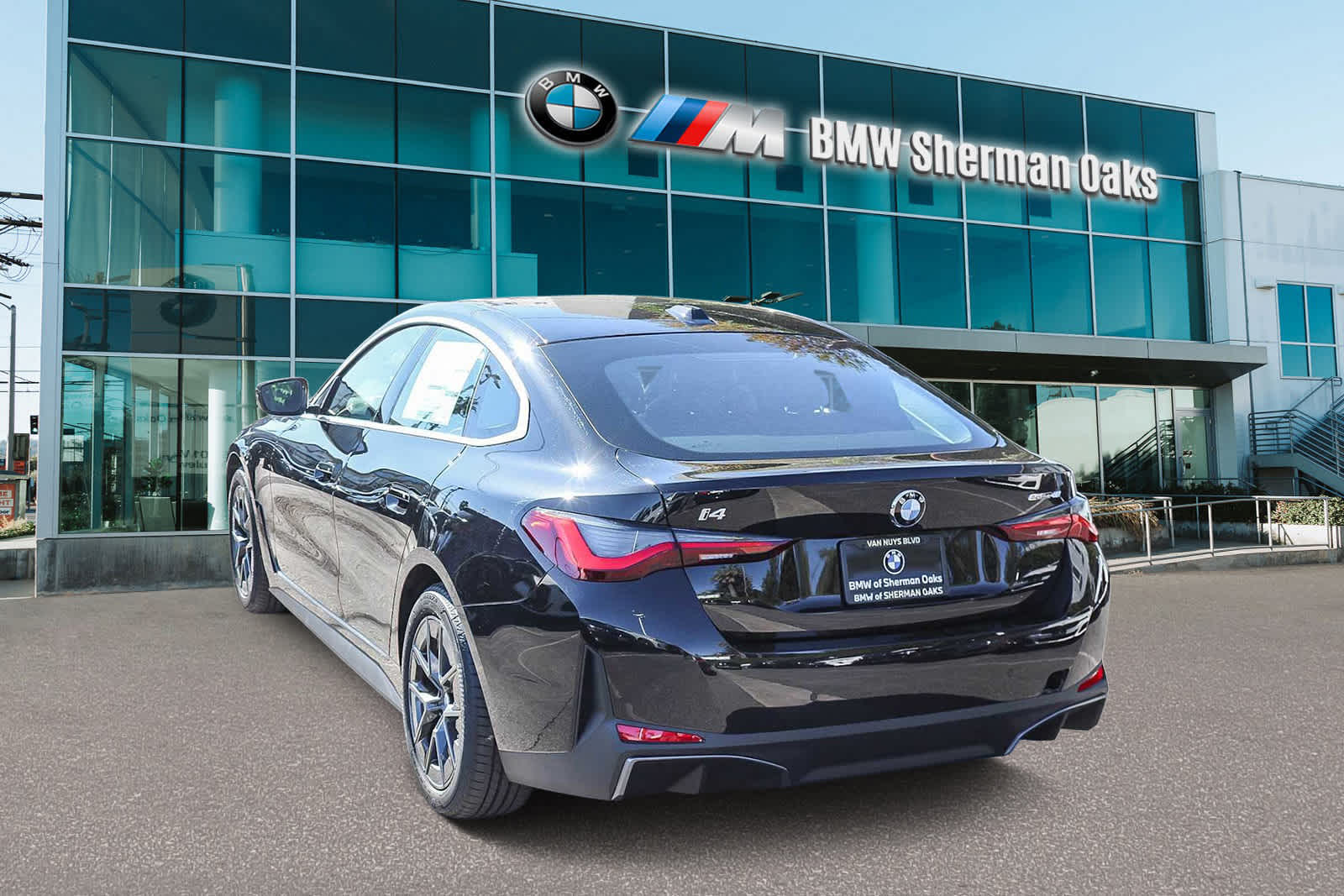 Thumbnail: 2026 BMW i4 - 6
