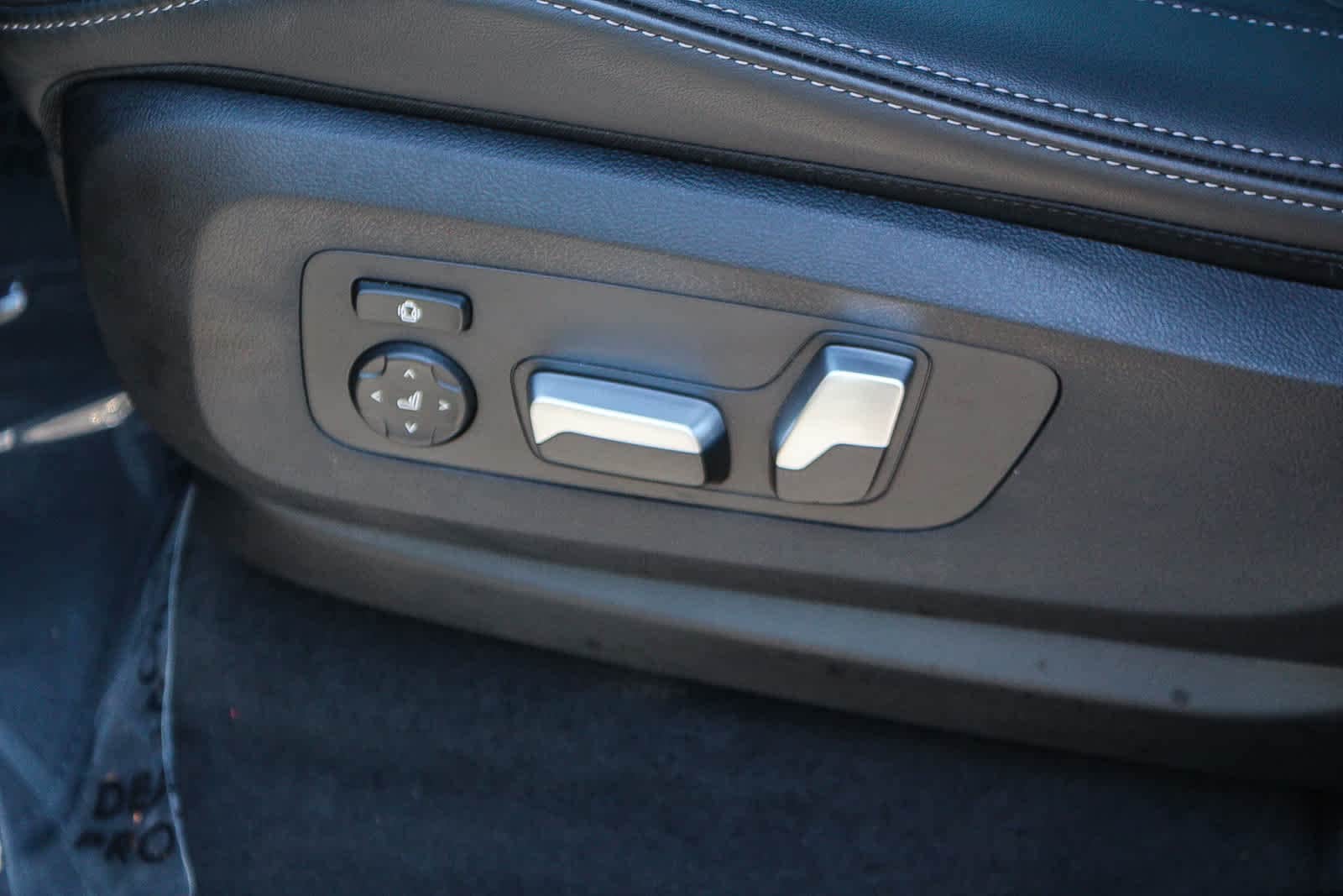 Thumbnail: 2026 BMW X5 - 21