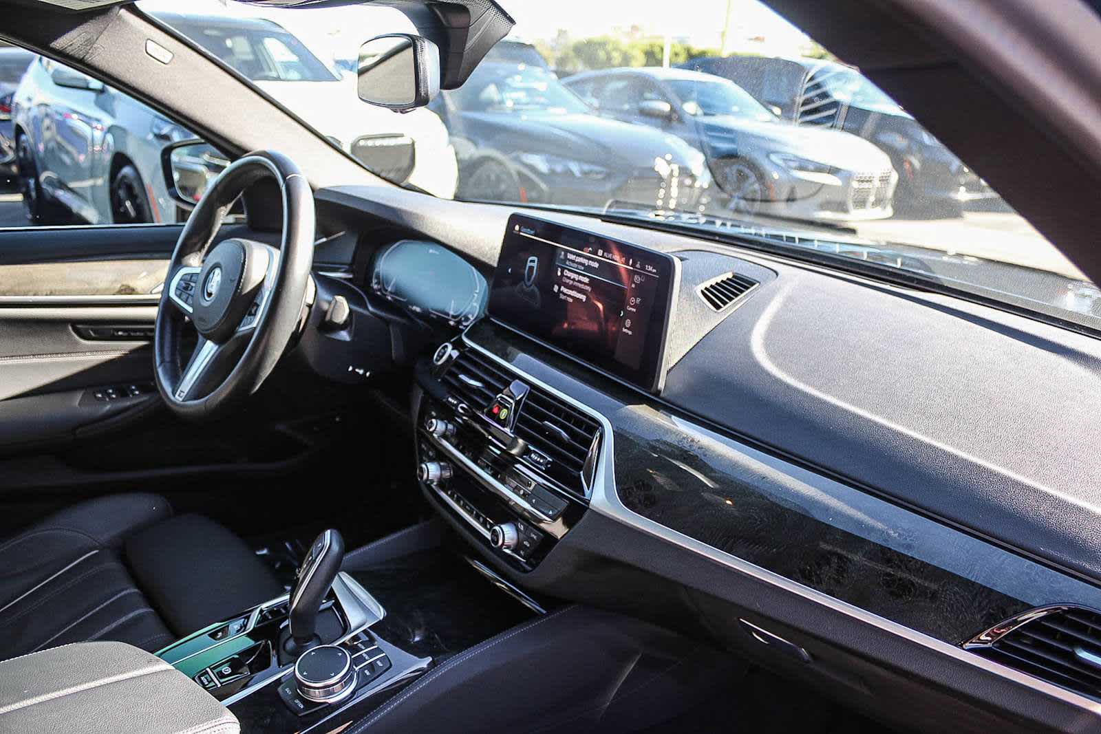 Thumbnail: 2023 BMW 5 Series - 17