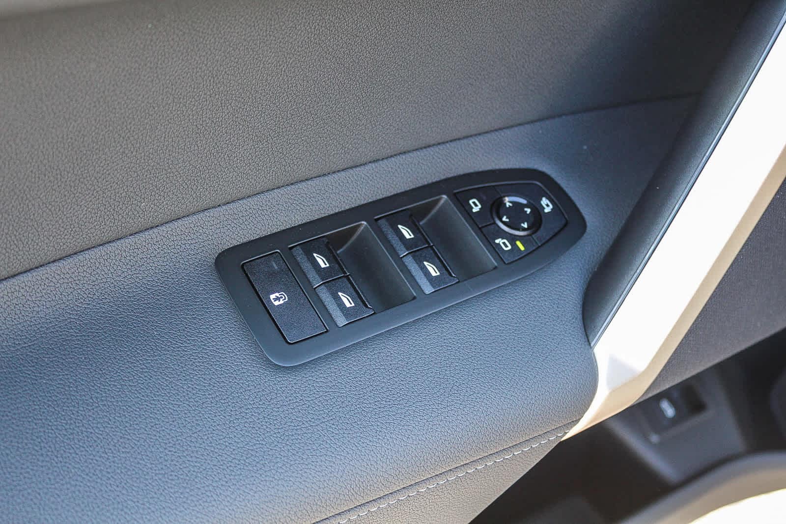 Thumbnail: 2026 BMW iX - 20