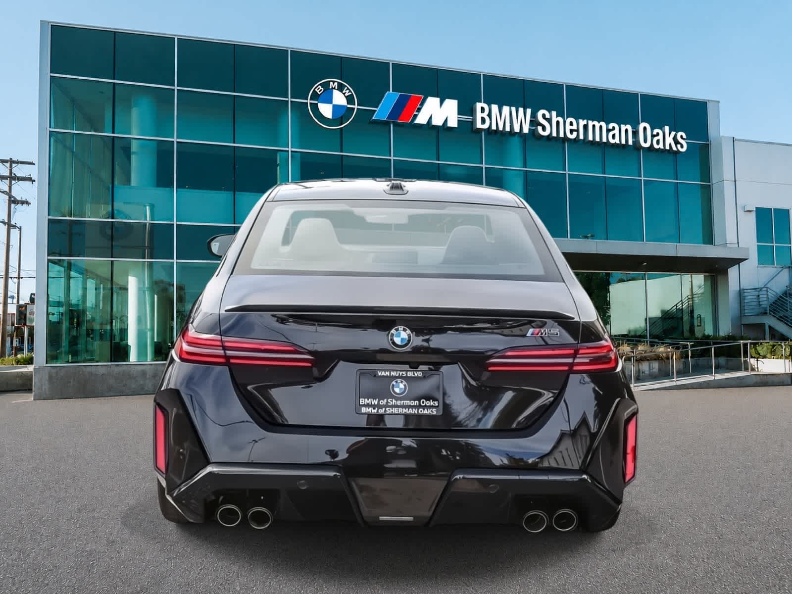 Thumbnail: 2026 BMW M5 - 5