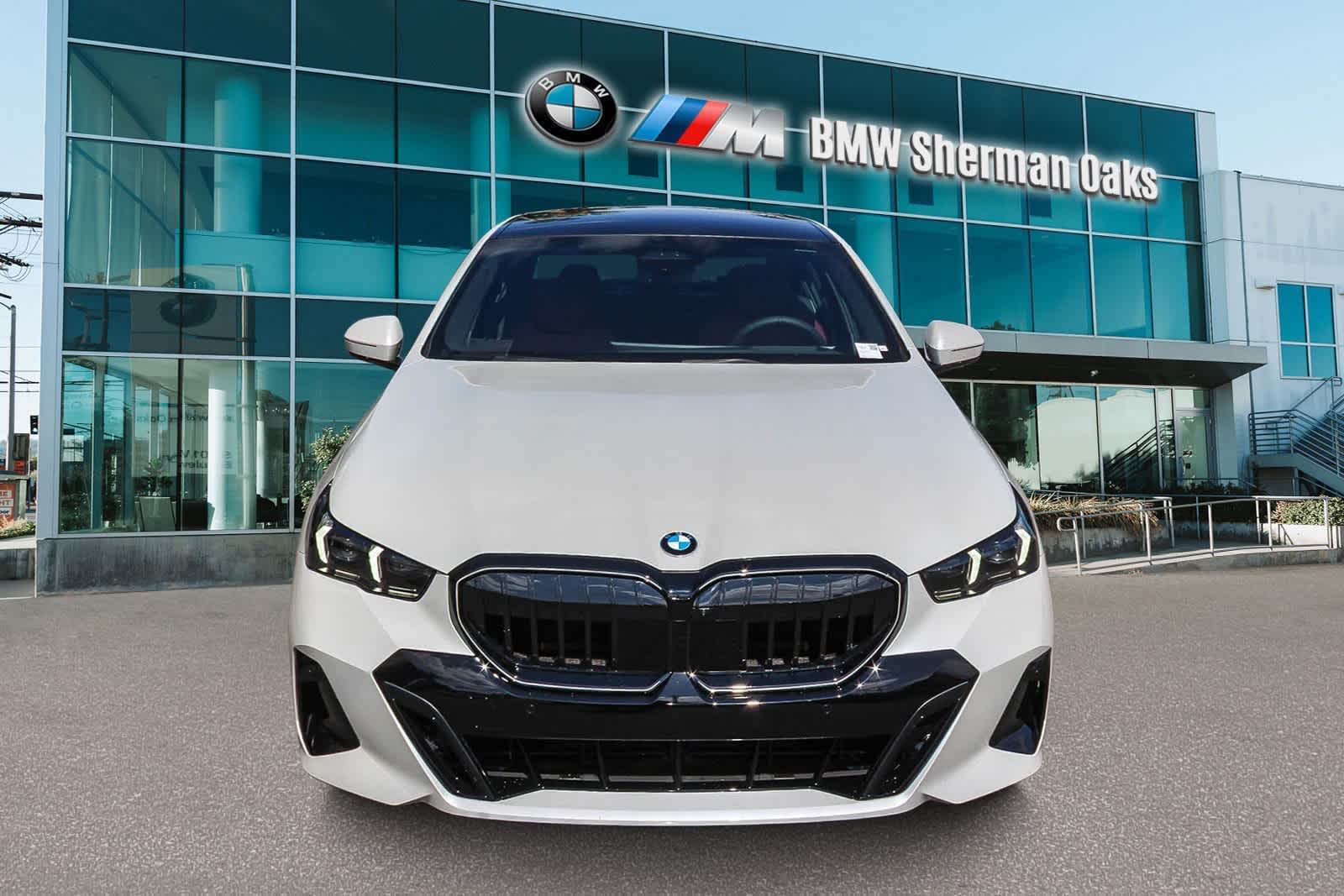2026 Bmw 530i Sedan photo 2