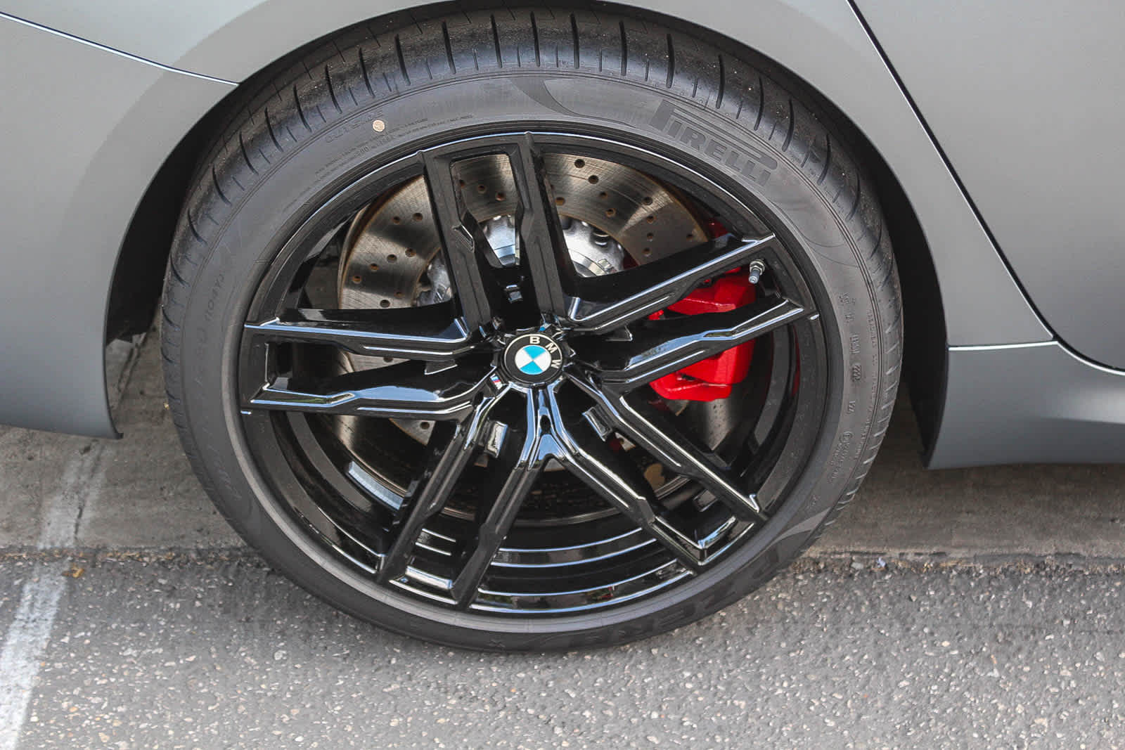 Thumbnail: 2025 BMW M8 - 8
