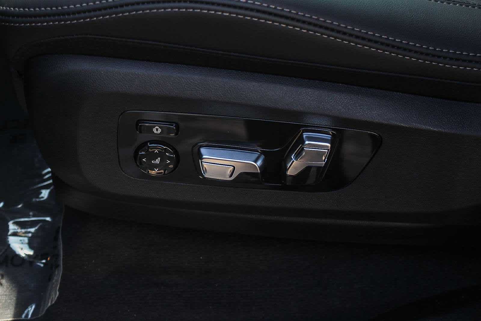 Thumbnail: 2026 BMW X5 - 21