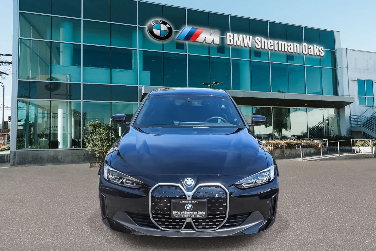 Thumbnail: 2023 BMW i4 - 2