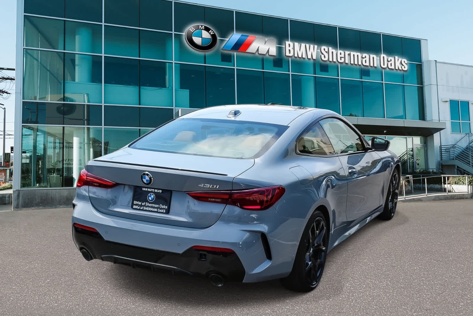 Thumbnail: 2027 BMW 4 Series - 4