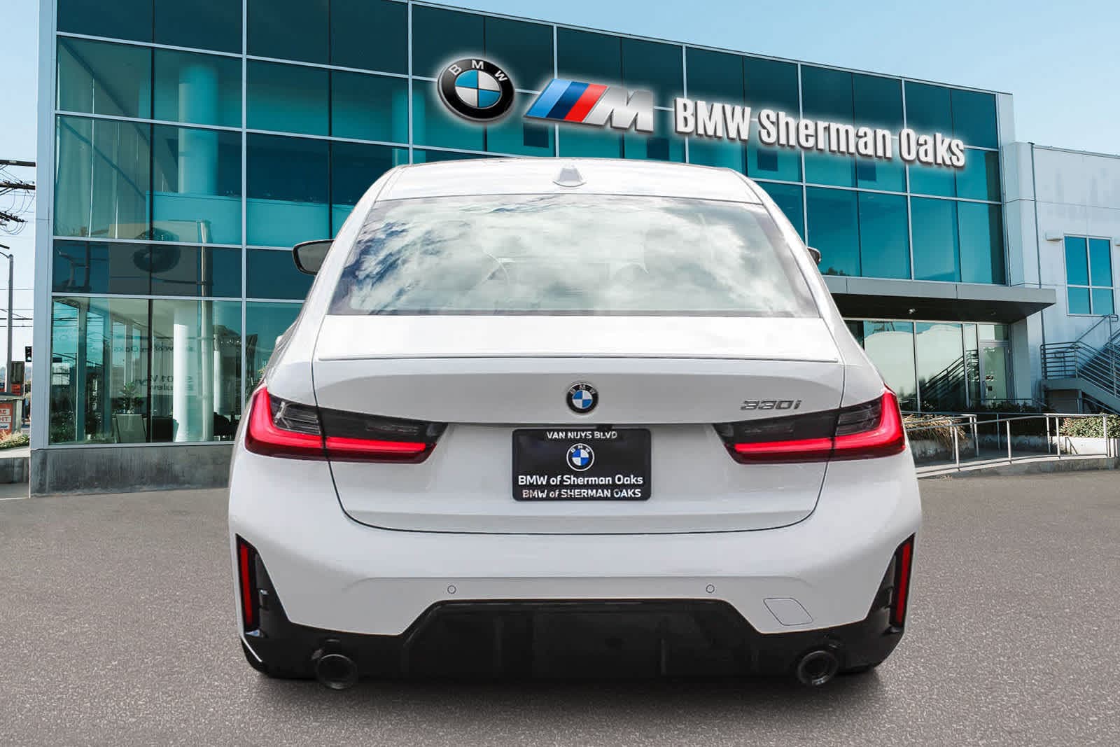 Thumbnail: 2026 BMW 3 Series - 10