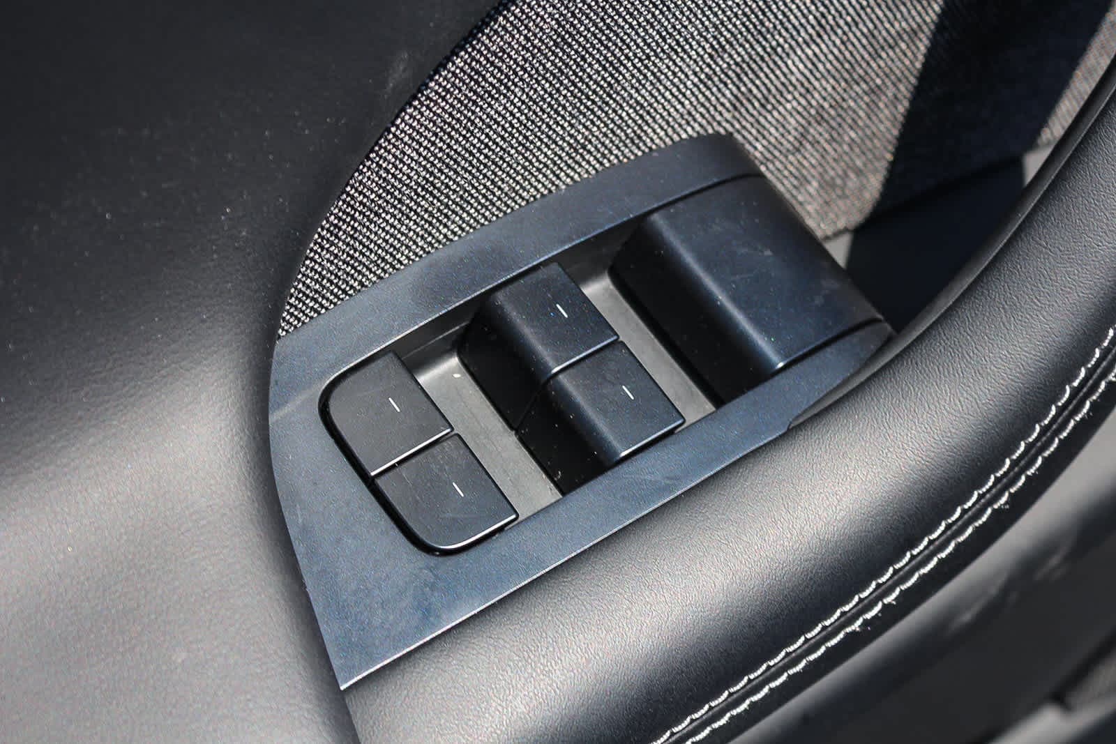 2023 Tesla Model X Standard Range 21