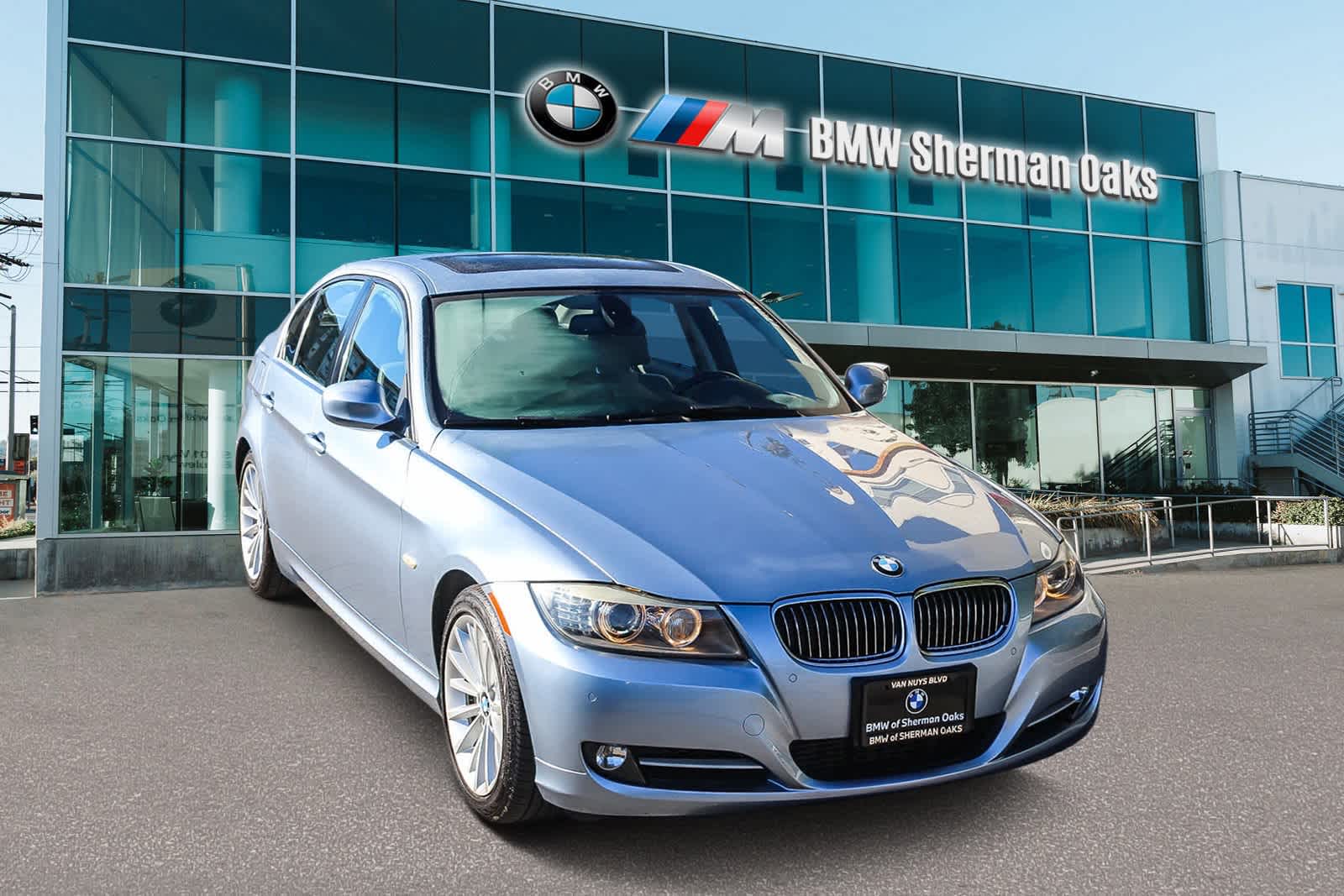 Thumbnail: 2011 BMW 3 Series - 3