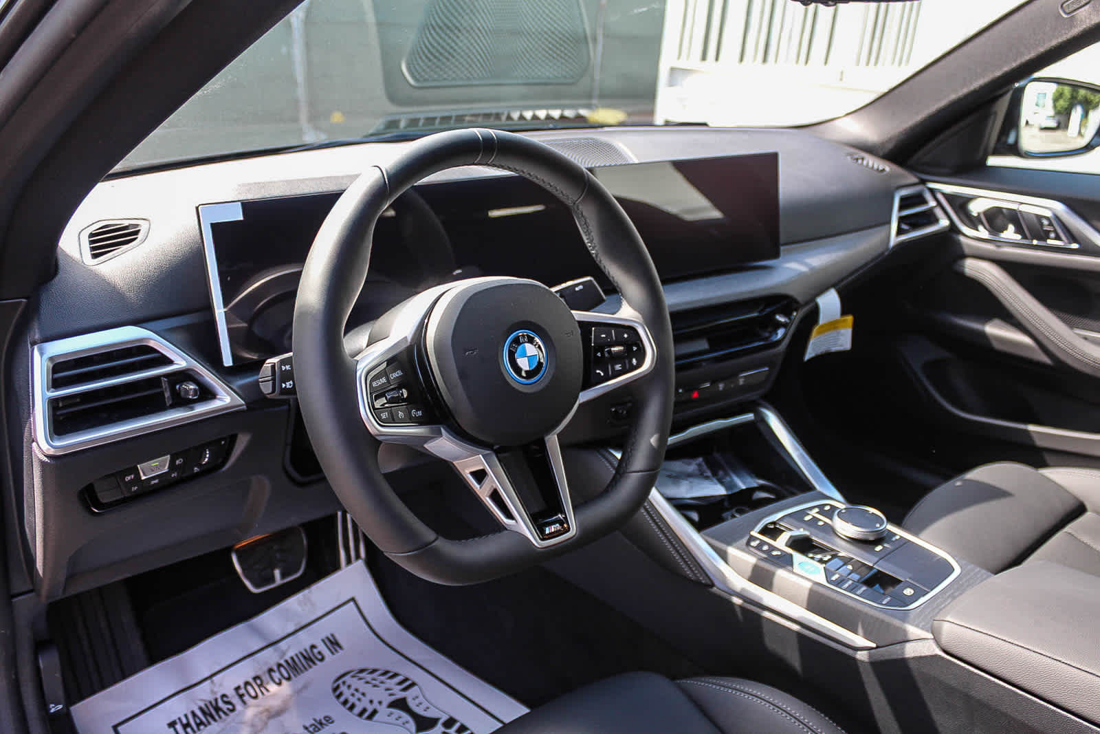 Thumbnail: 2025 BMW i4 - 17