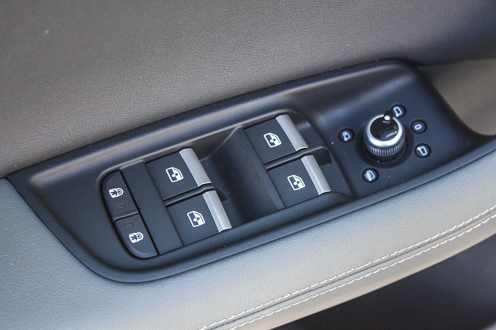 Thumbnail: 2025 Audi Q7 - 20