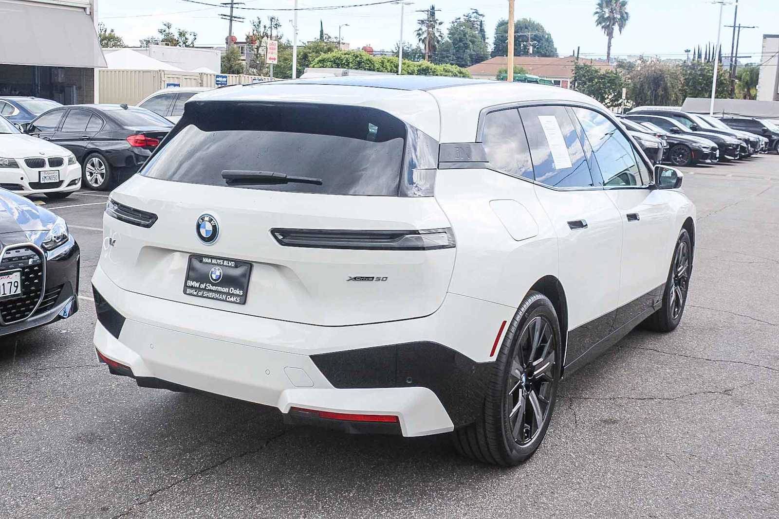 2025 BMW iX xDrive50 photo 6