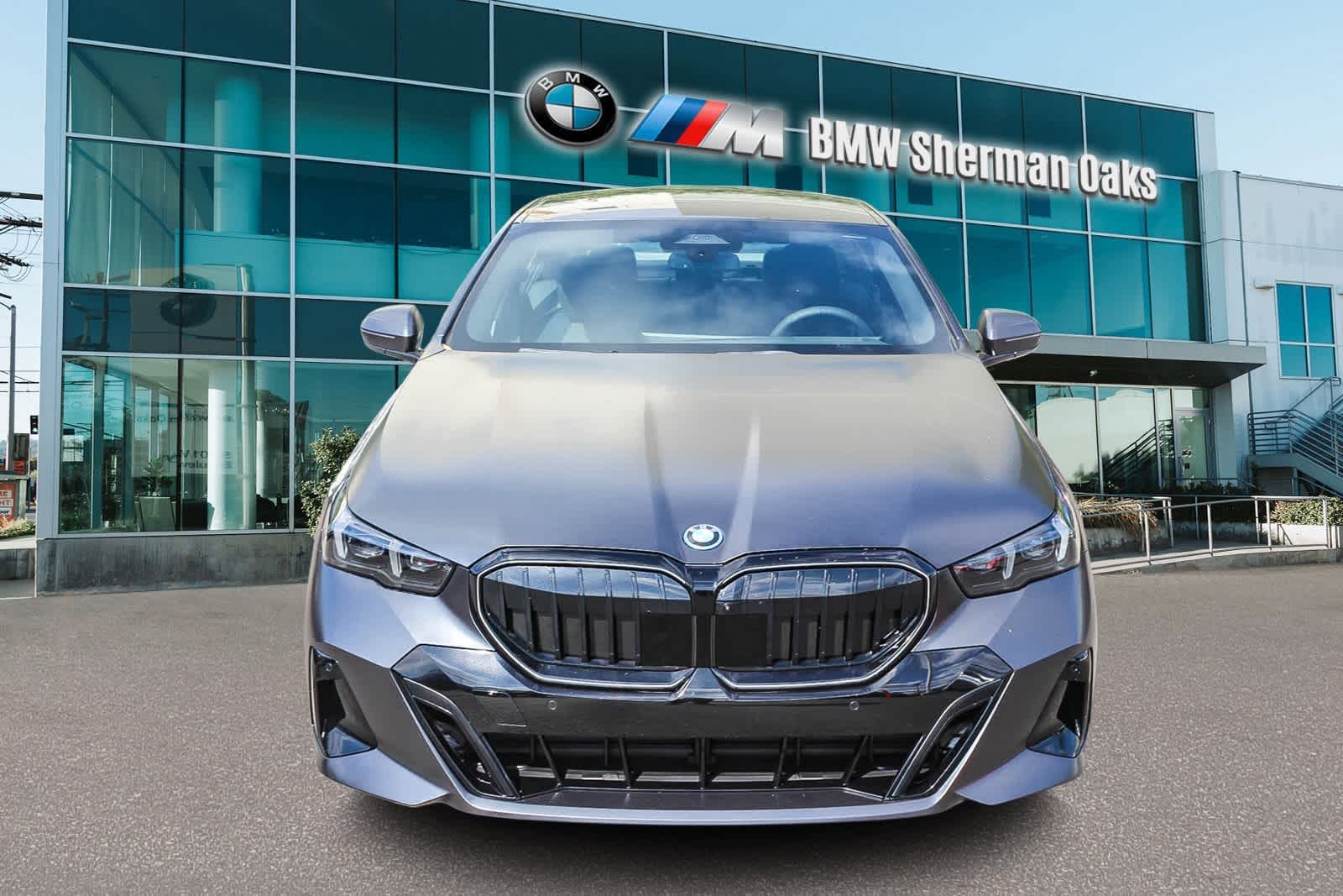 Thumbnail: 2026 BMW 5 Series - 2