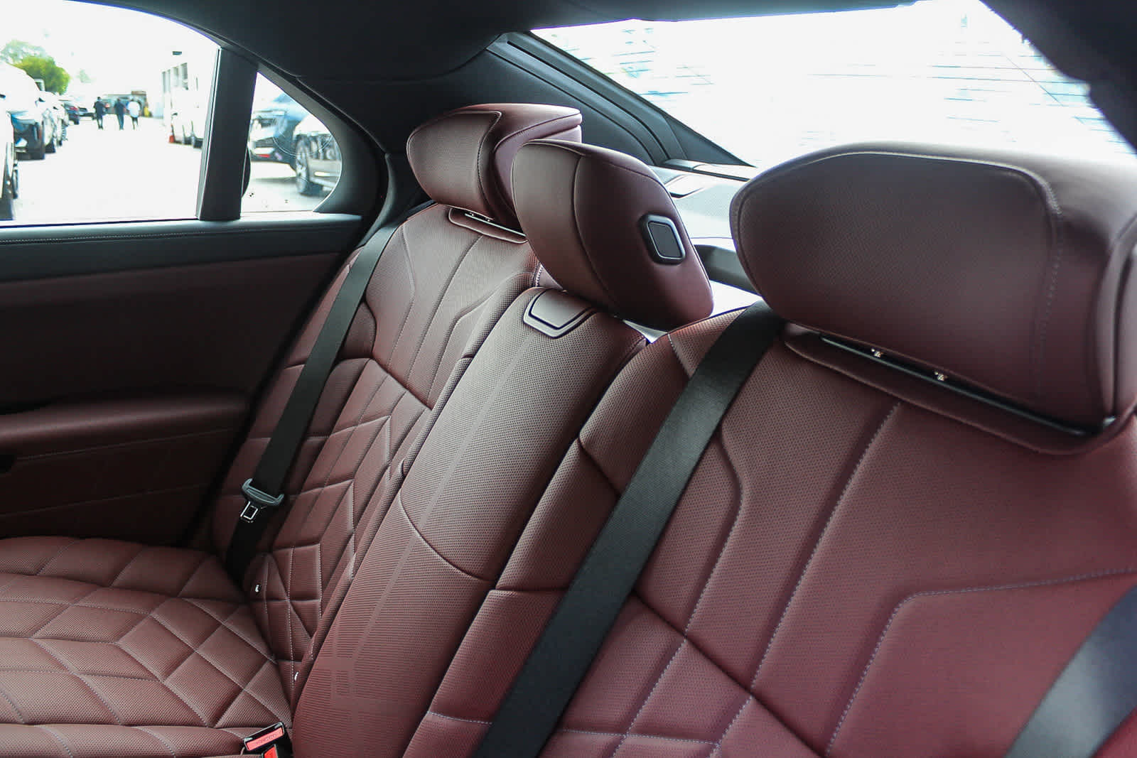 Thumbnail: 2026 BMW i7 - 18