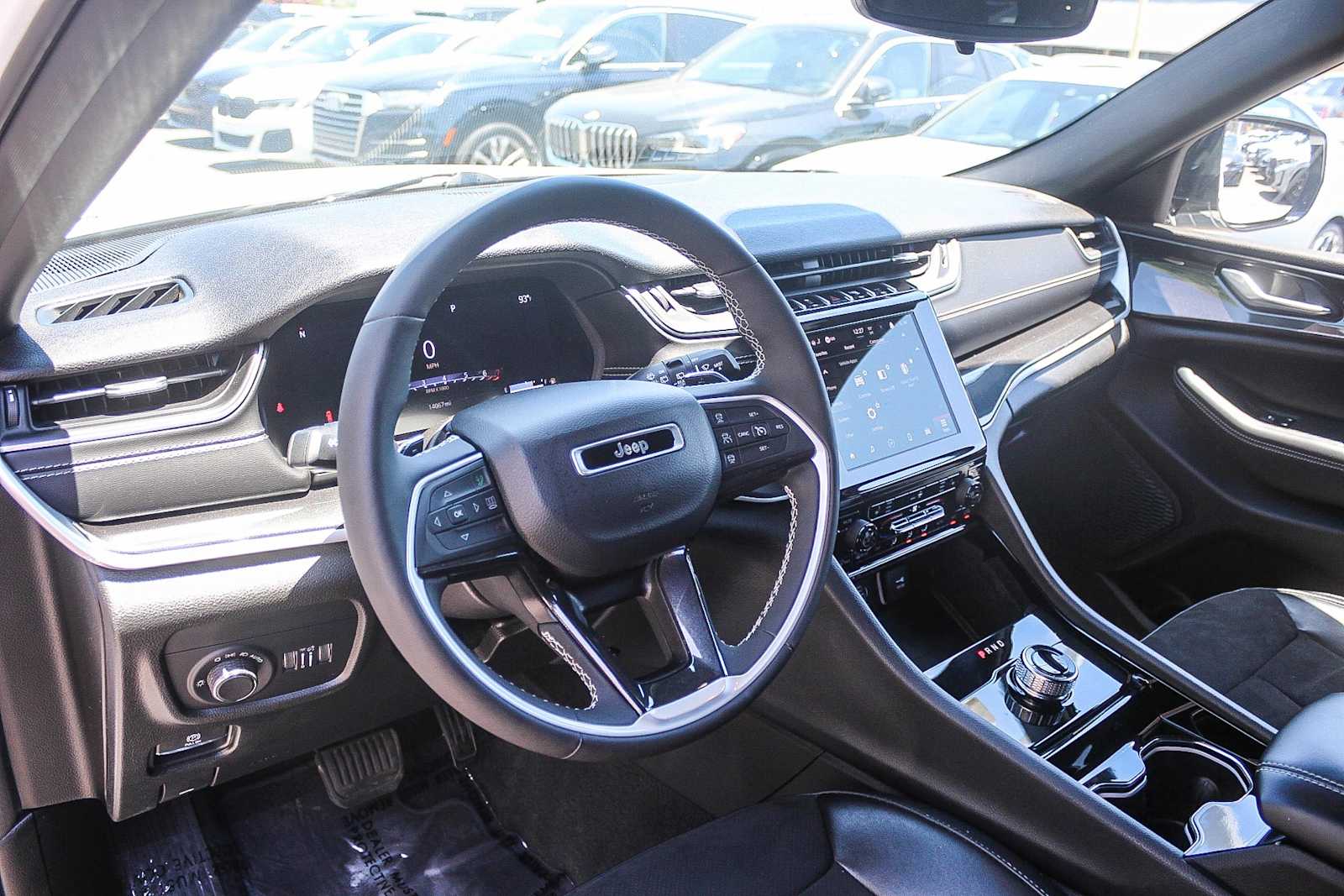 Thumbnail: 2023 Jeep Grand Cherokee - 17