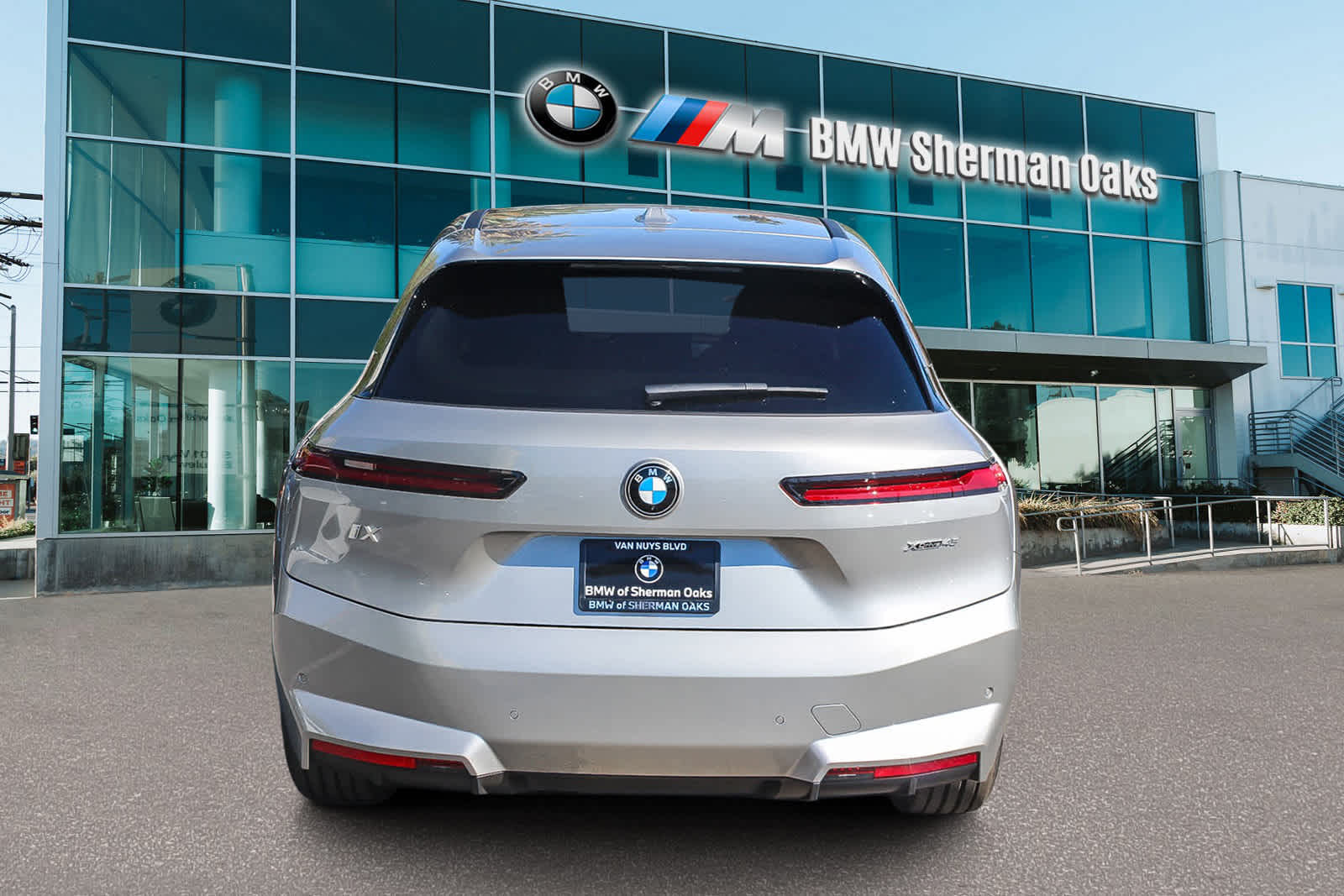 Thumbnail: 2026 BMW iX - 5