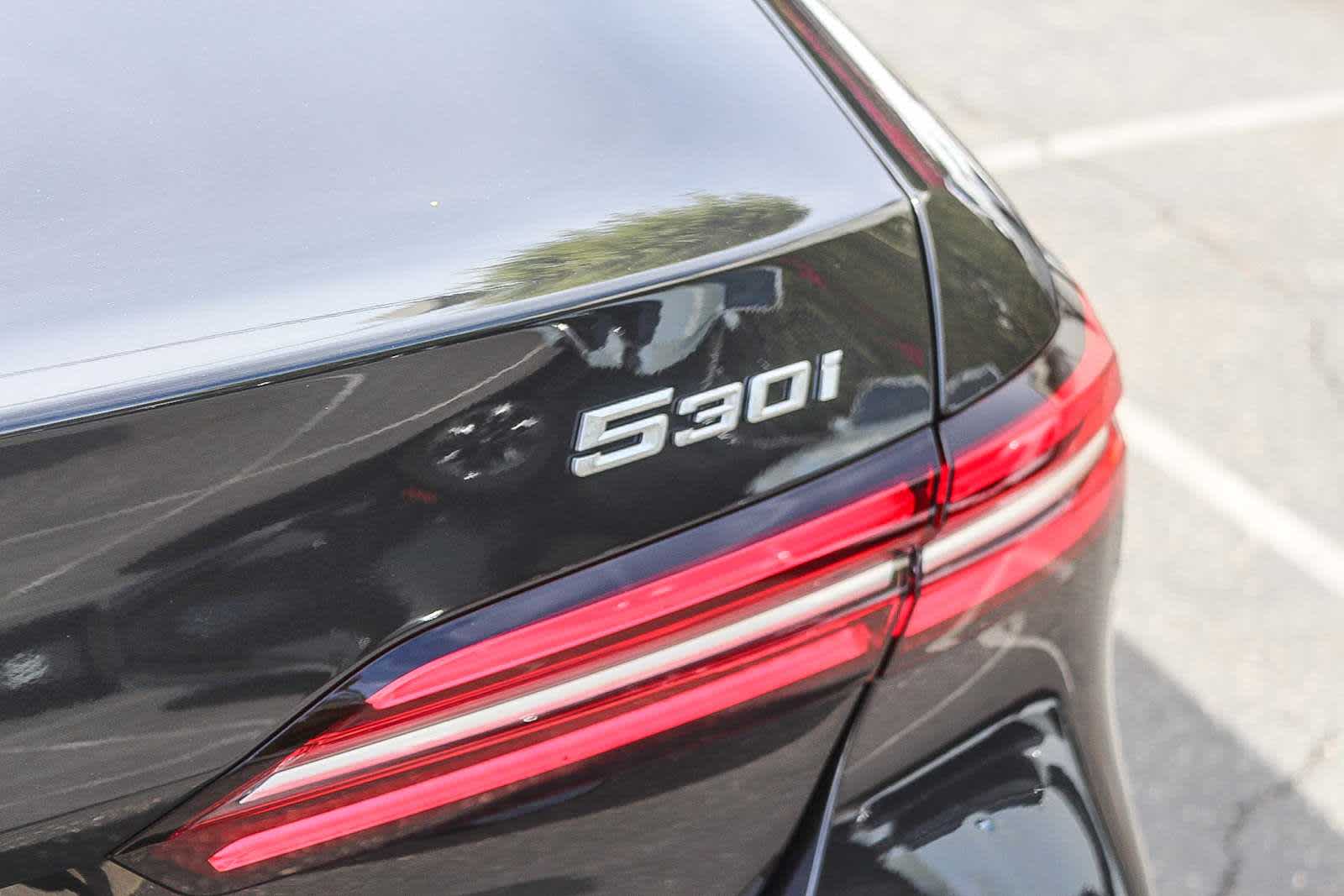 Thumbnail: 2026 BMW 5 Series - 25
