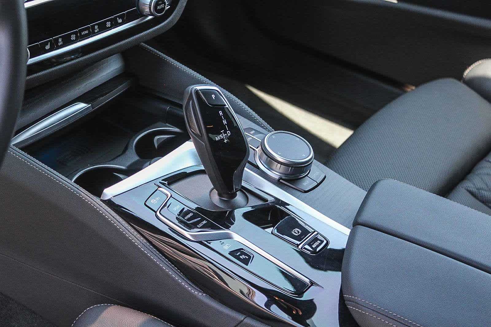 Thumbnail: 2022 BMW 5 Series - 29