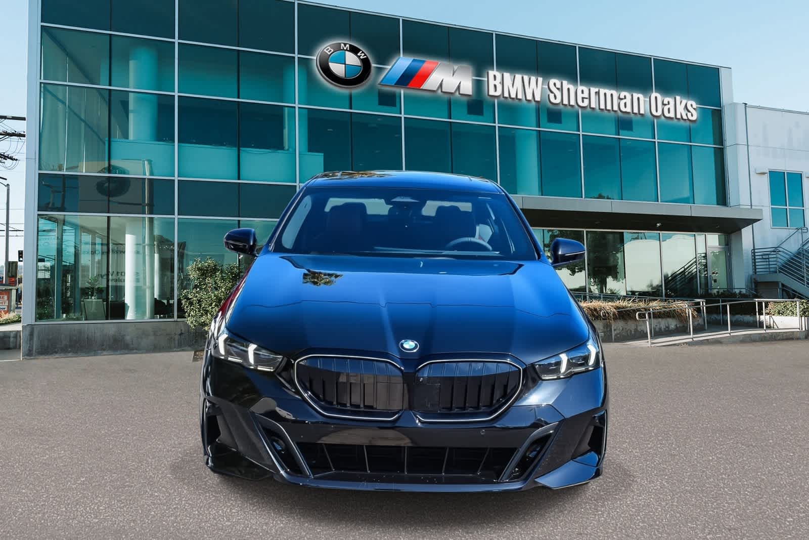 Thumbnail: 2026 BMW 5 Series - 2