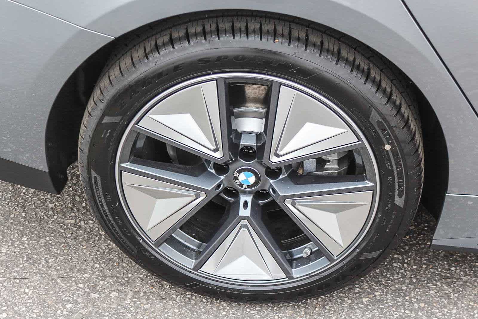 Thumbnail: 2026 BMW i4 - 8