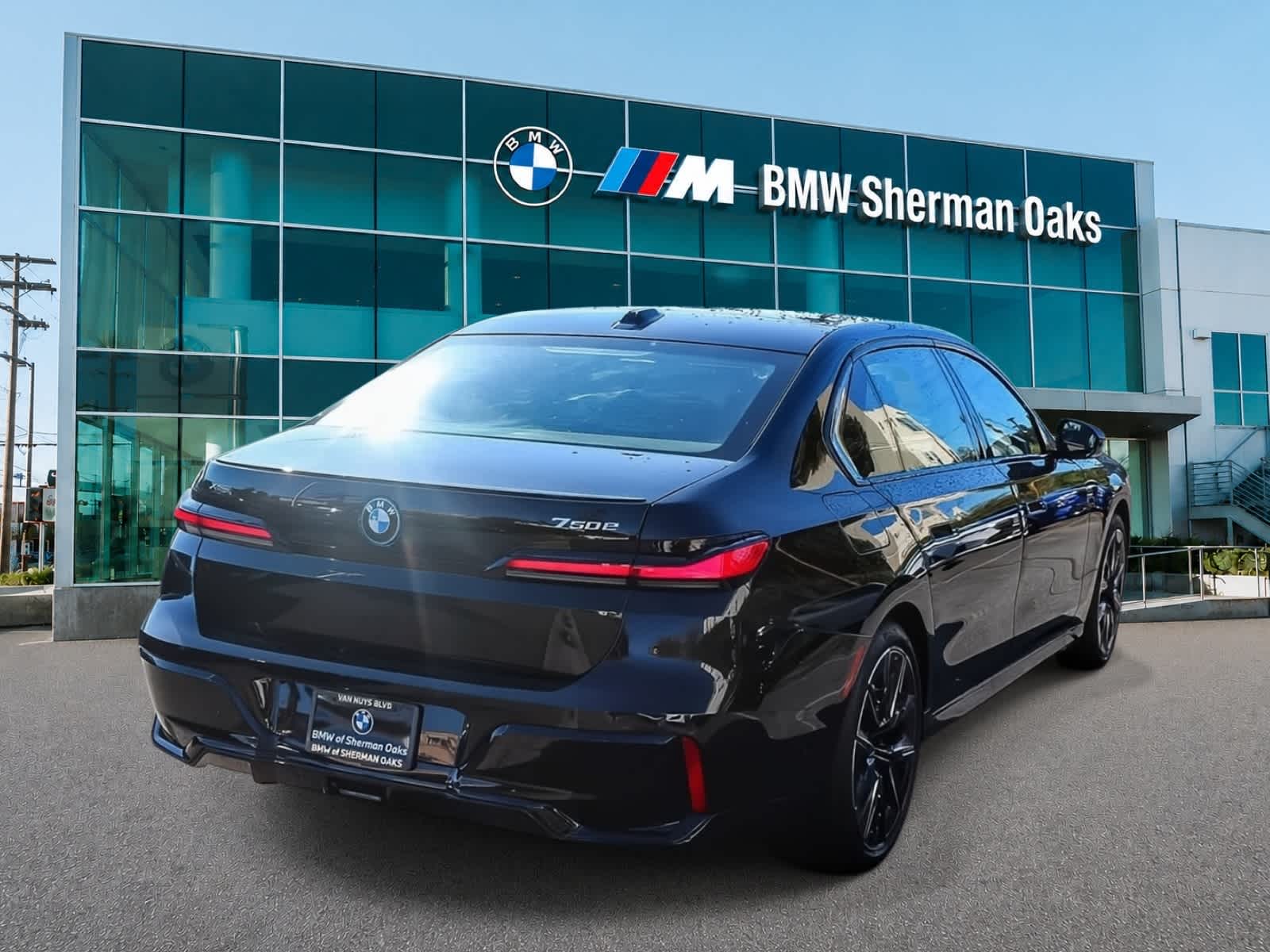 Thumbnail: 2026 BMW 7 Series - 4