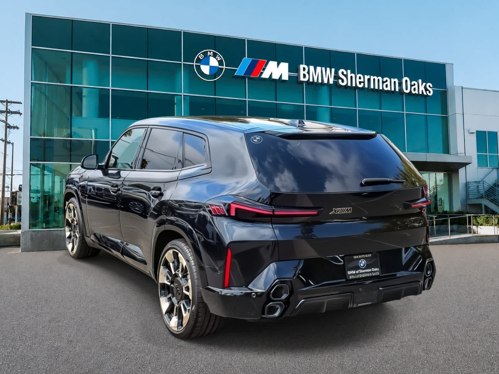 Thumbnail: 2023 BMW XM - 5