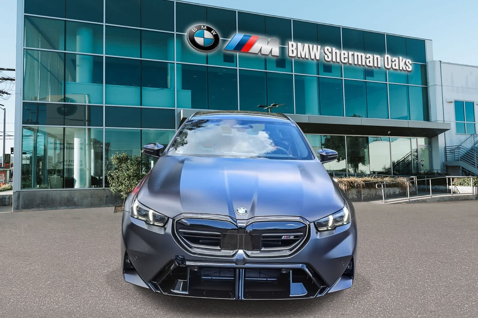 Thumbnail: 2026 BMW M5 - 2