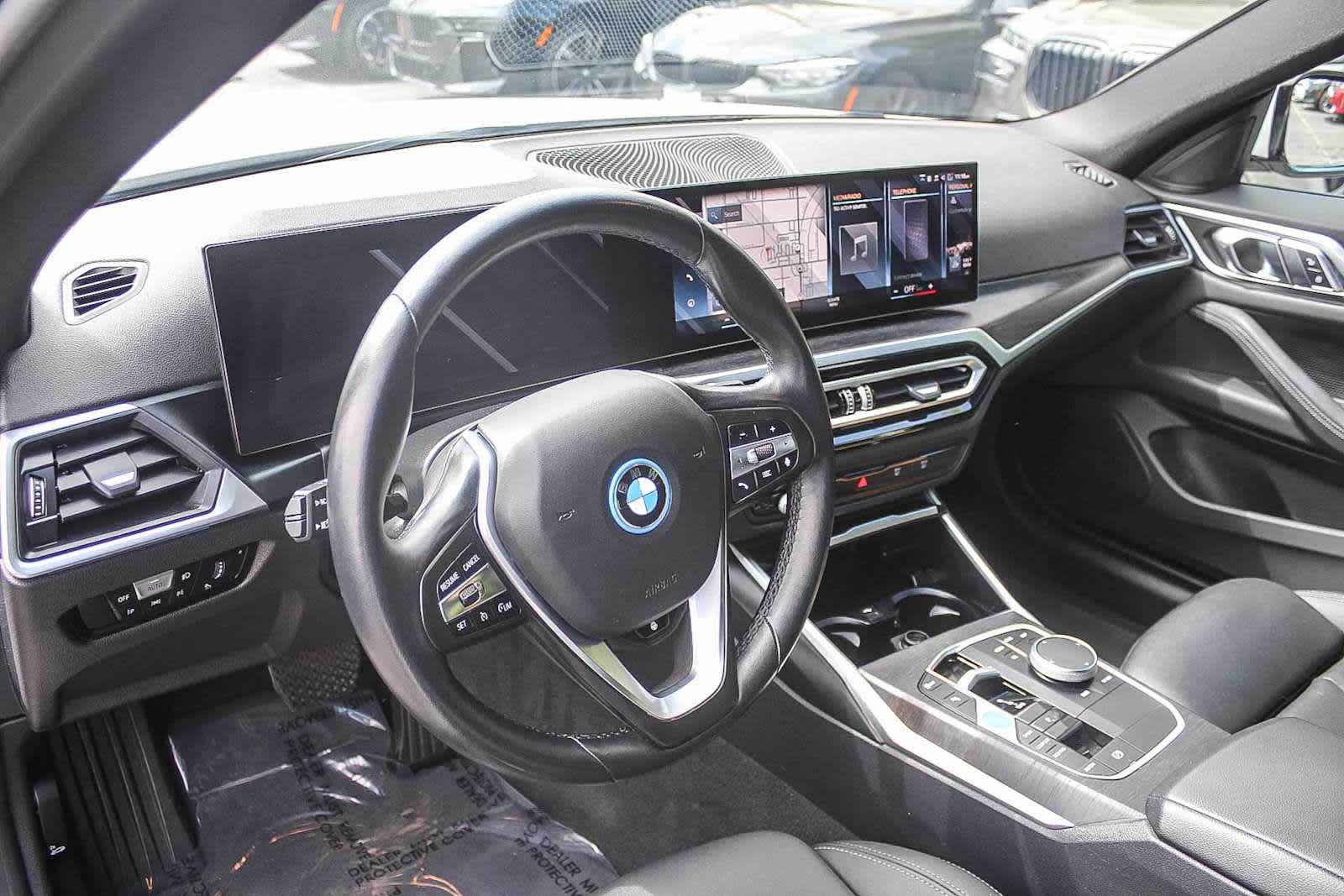 Thumbnail: 2023 BMW i4 - 17