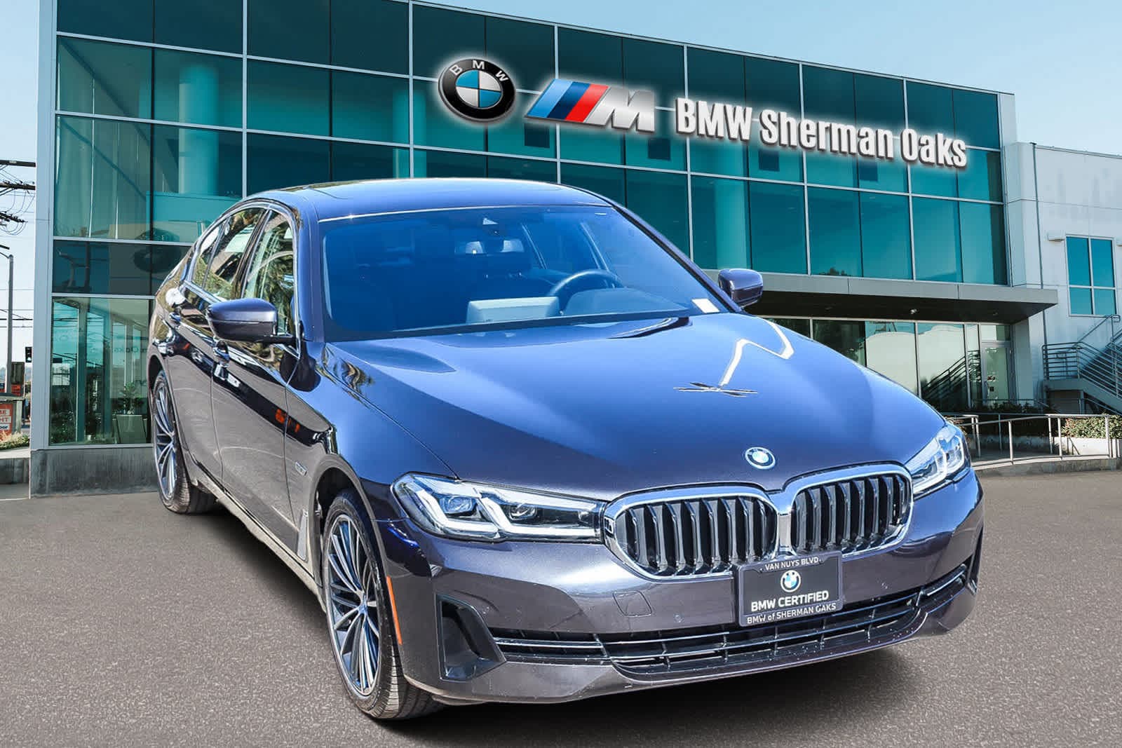 Thumbnail: 2023 BMW 5 Series - 3