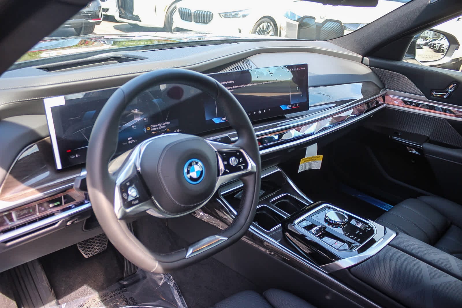 Thumbnail: 2026 BMW i7 - 17