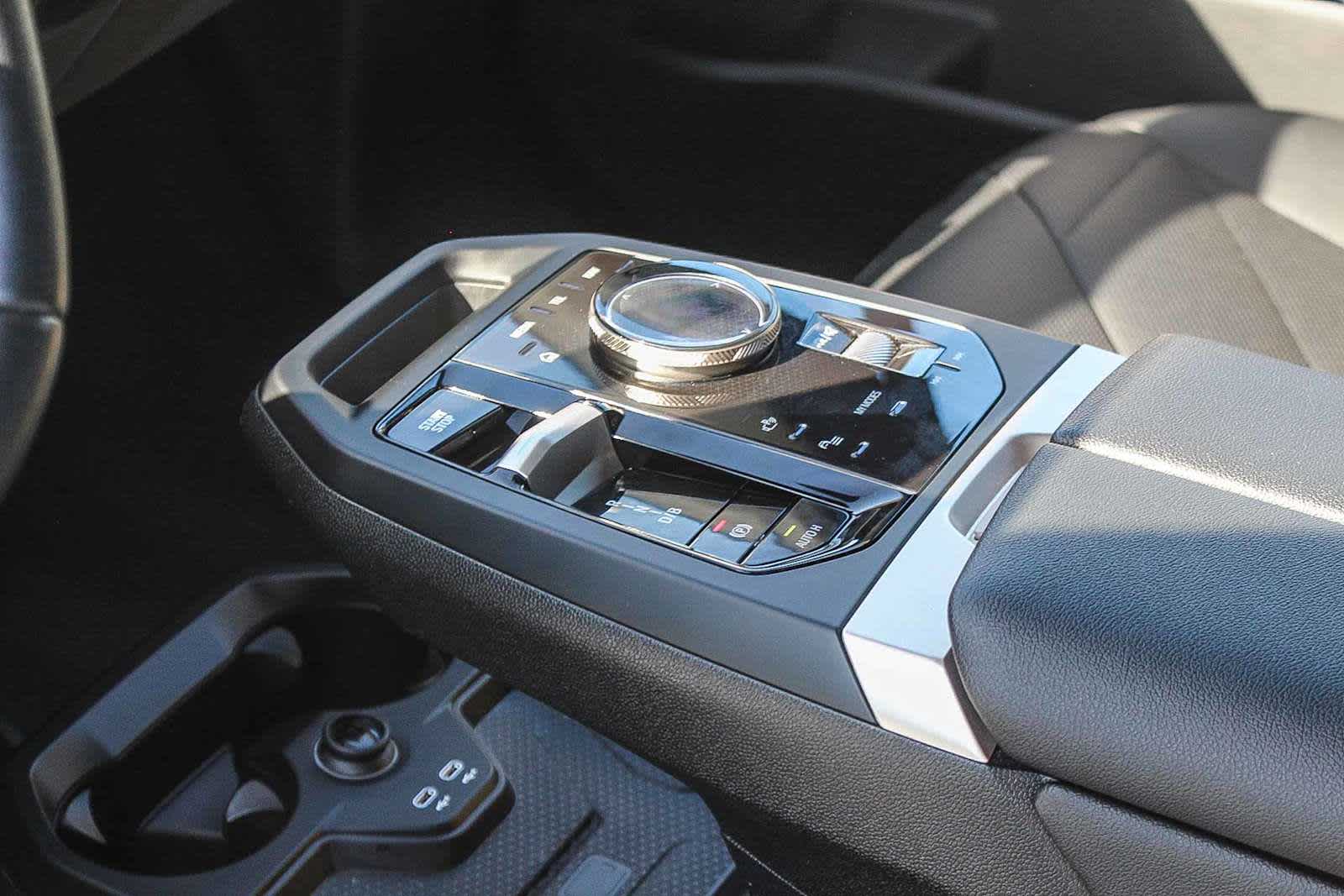 Thumbnail: 2026 BMW iX - 19