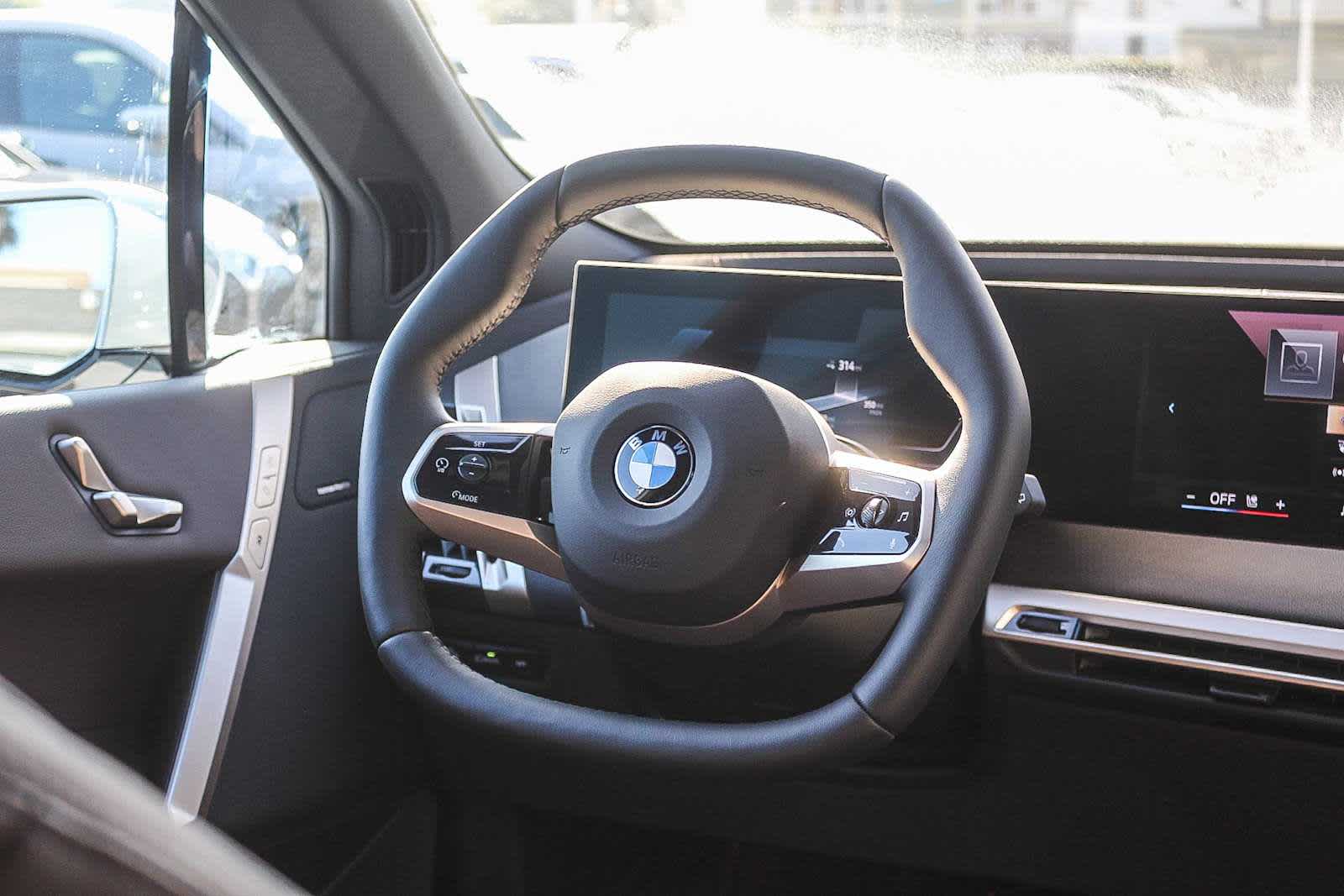 Thumbnail: 2026 BMW iX - 15