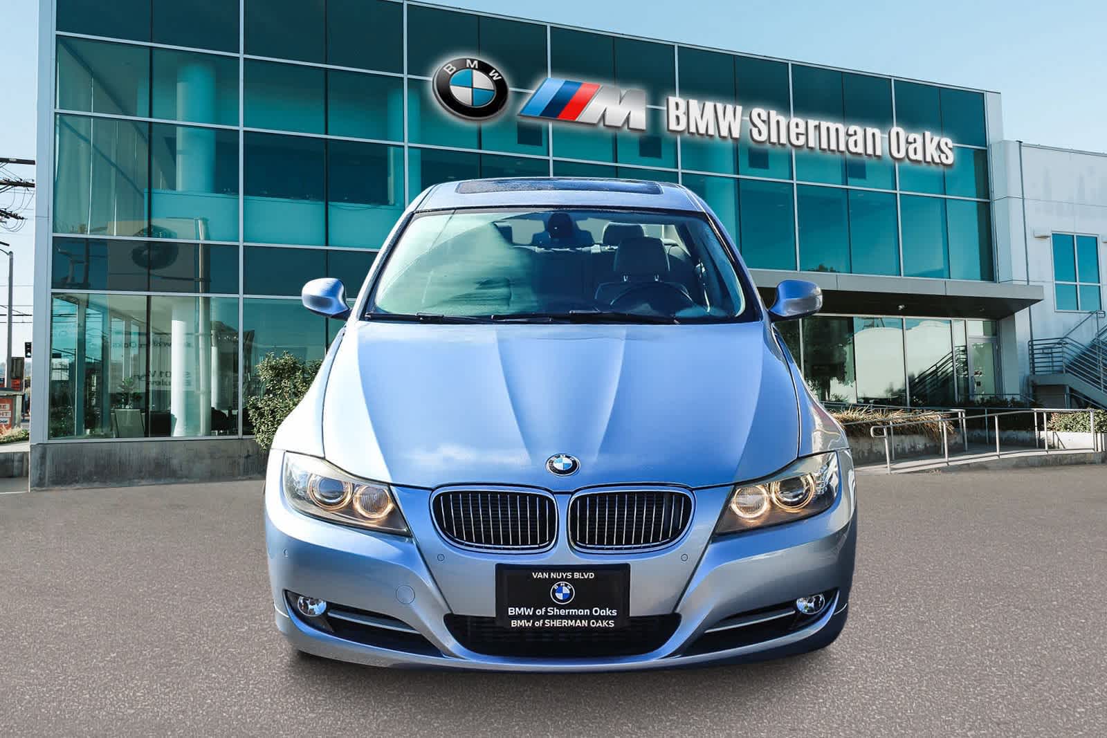 Thumbnail: 2011 BMW 3 Series - 2