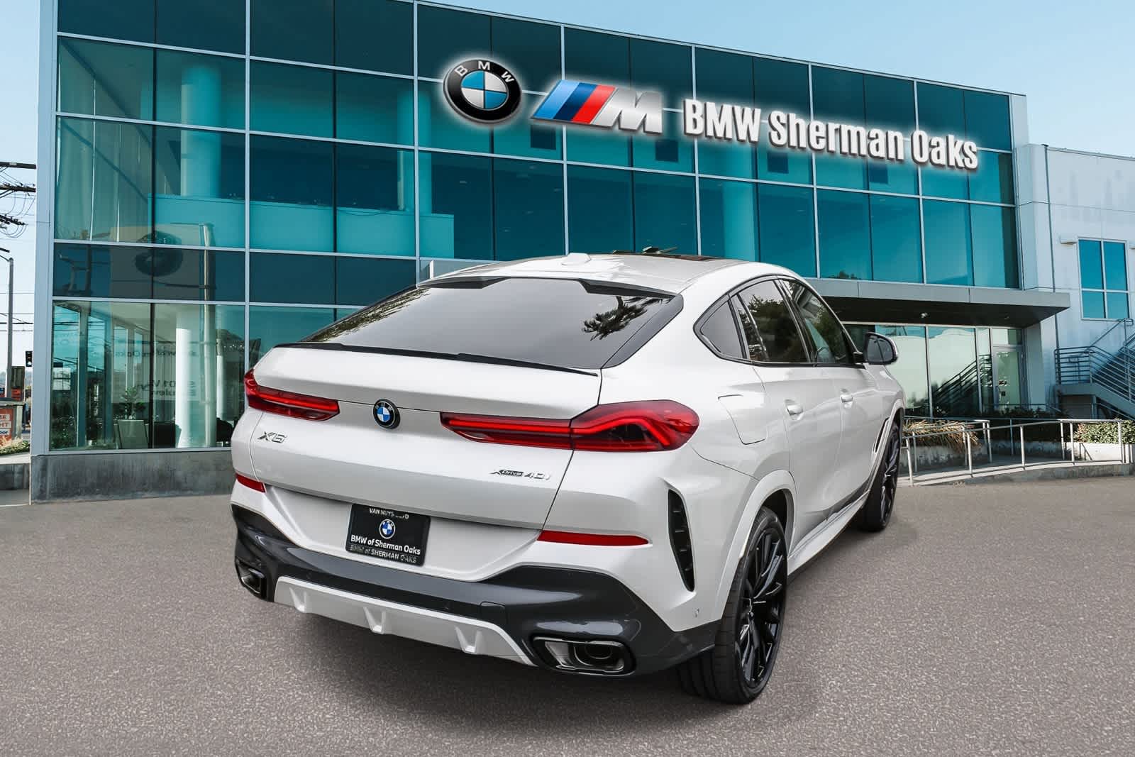 Thumbnail: 2027 BMW X6 - 4