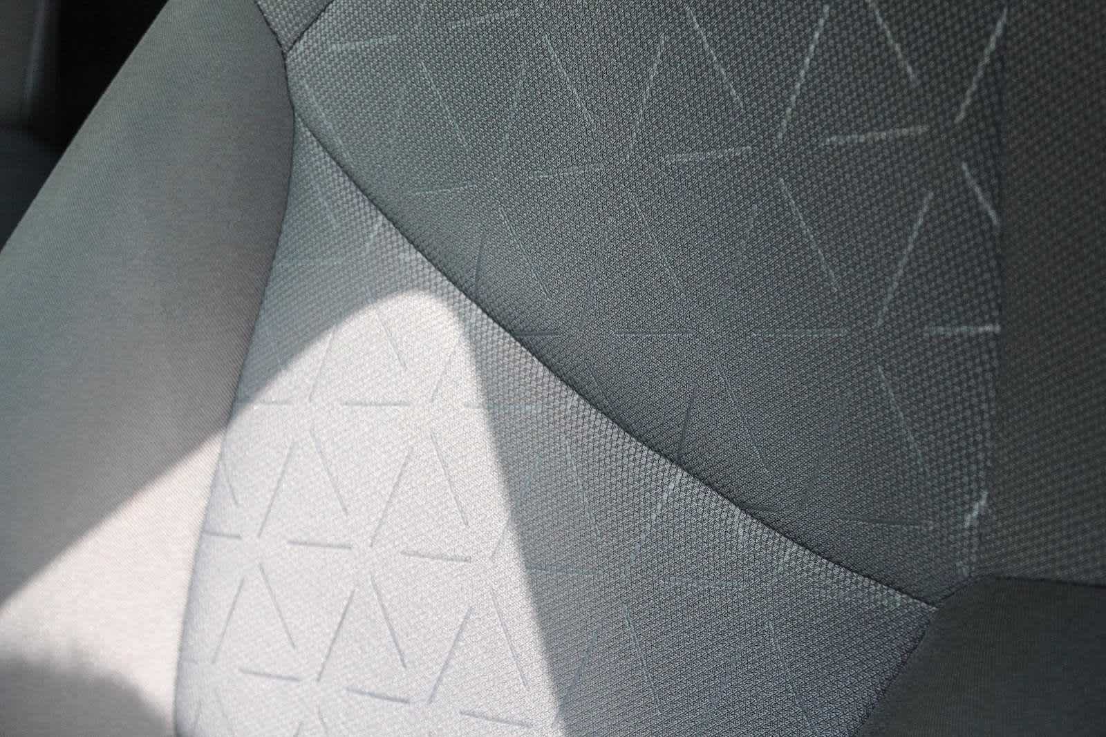 2019 Toyota RAV4 XLE 24