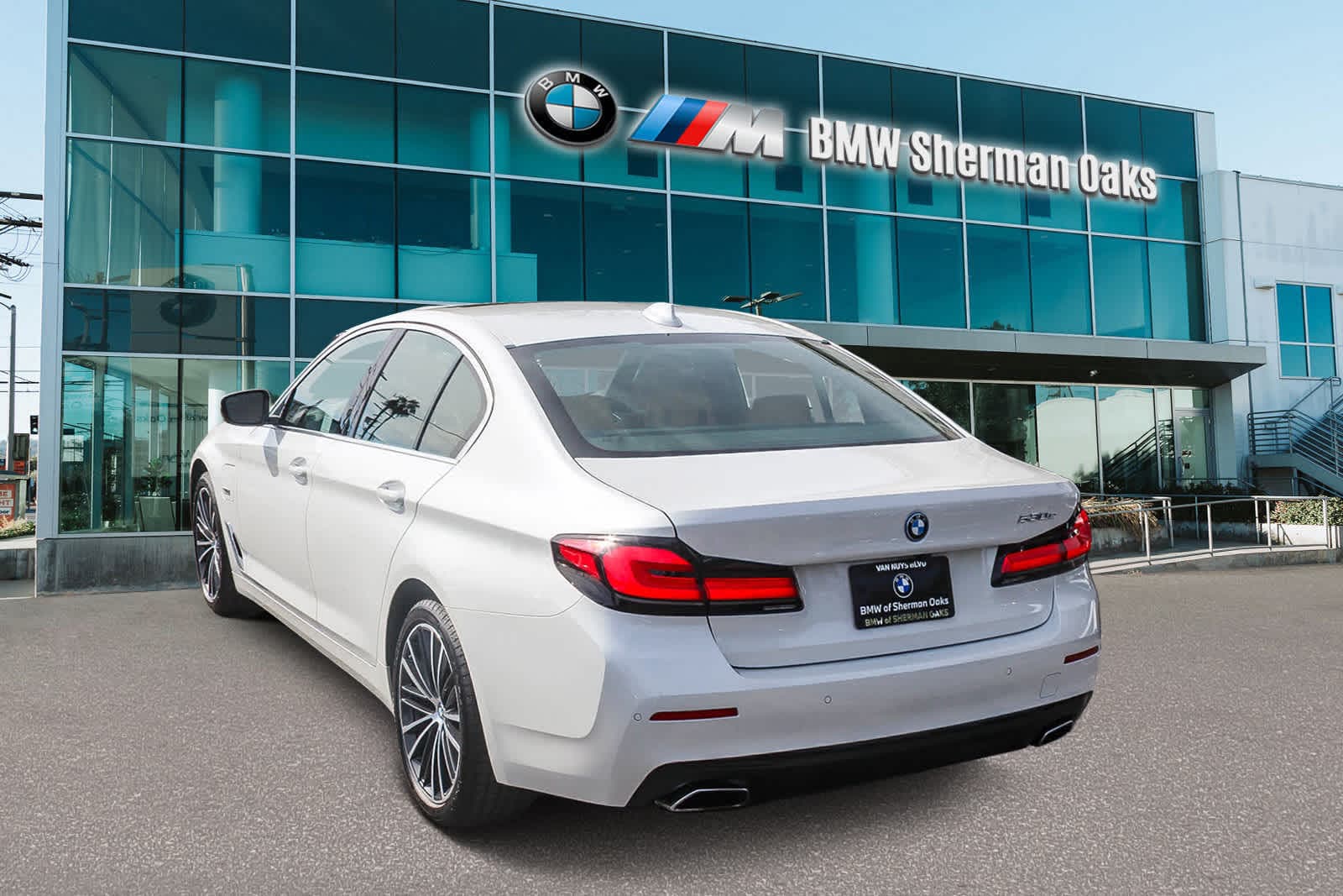 2023 BMW 530e photo 5